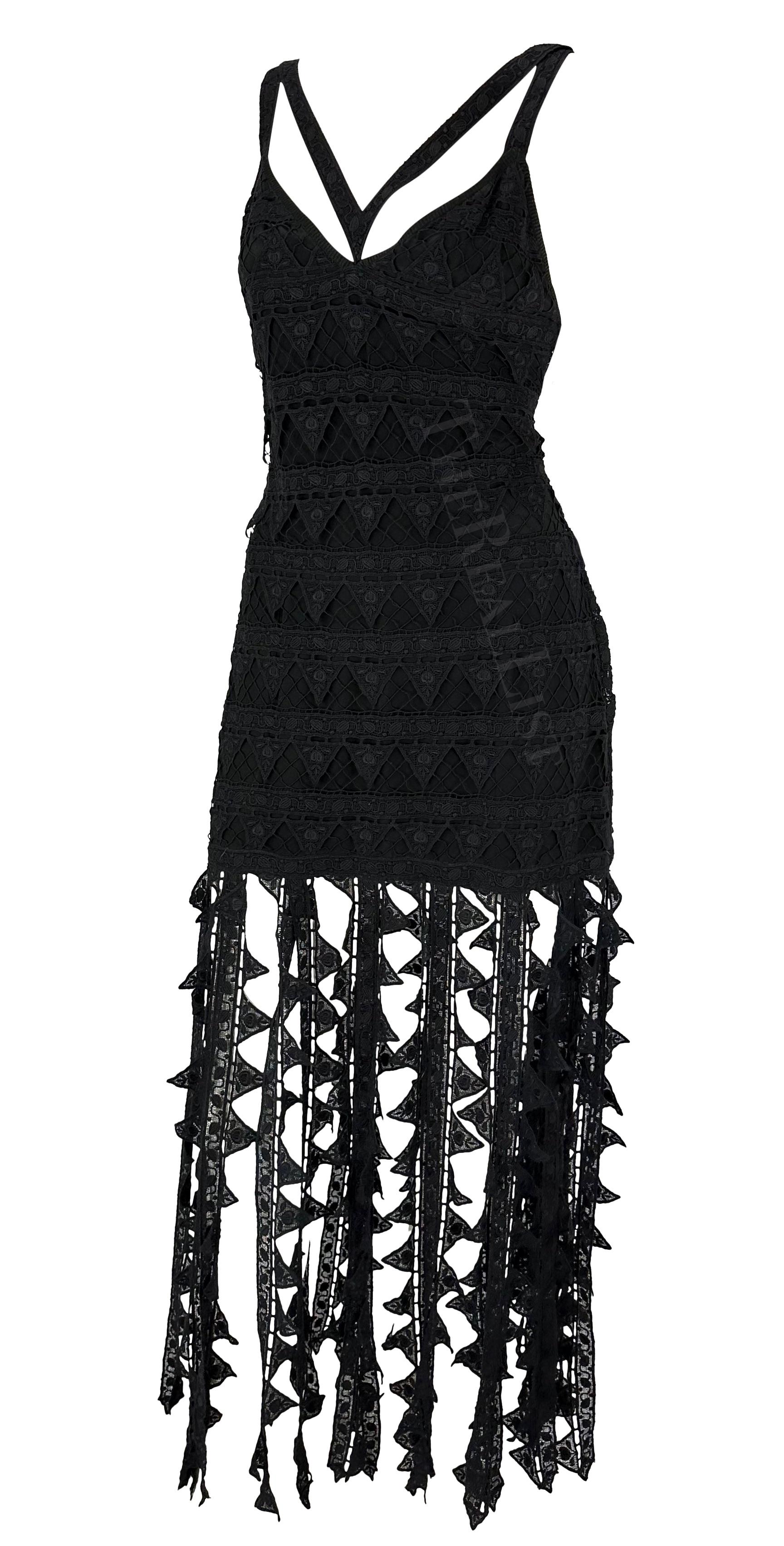 S/S 1993 Chloé by Karl Lagerfeld Runway Black Floral Triangle Lace Dress In Excellent Condition For Sale In West Hollywood, CA