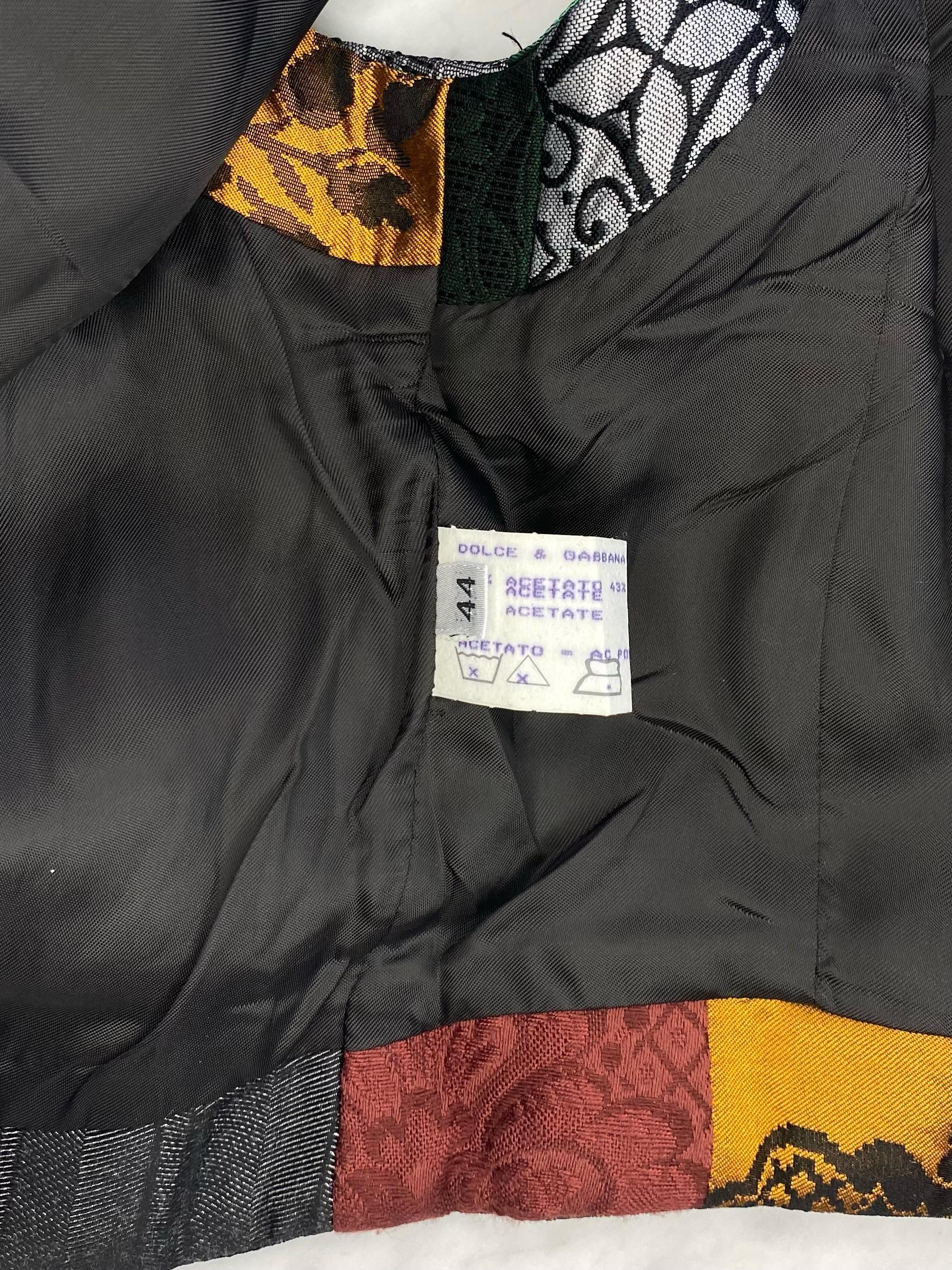 S/S 1993 Dolce & Gabbana Chaleco bohemio con botones de patchwork en venta 2