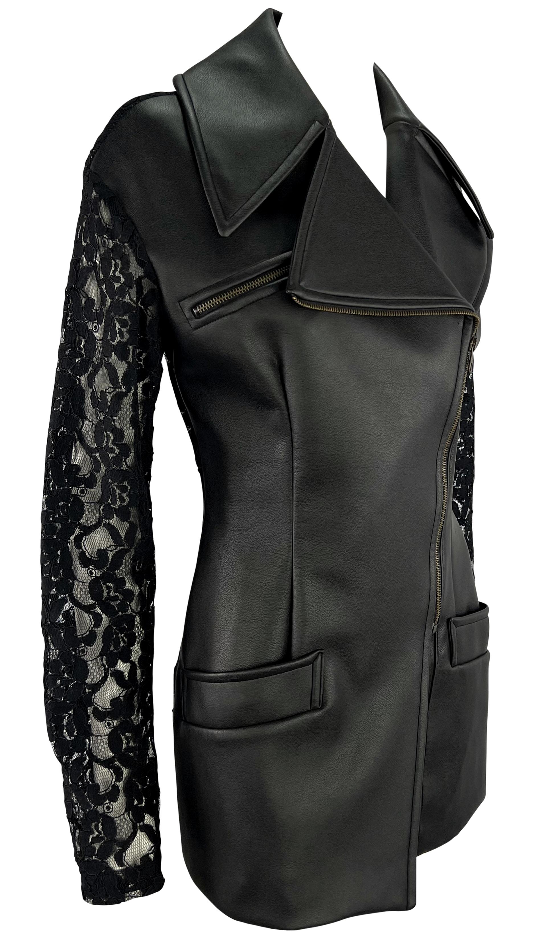 P/E 1993 Dolce & Gabbana Giacca biker con zip in pelle nera e pizzo trasparente senza schienale in vendita 2