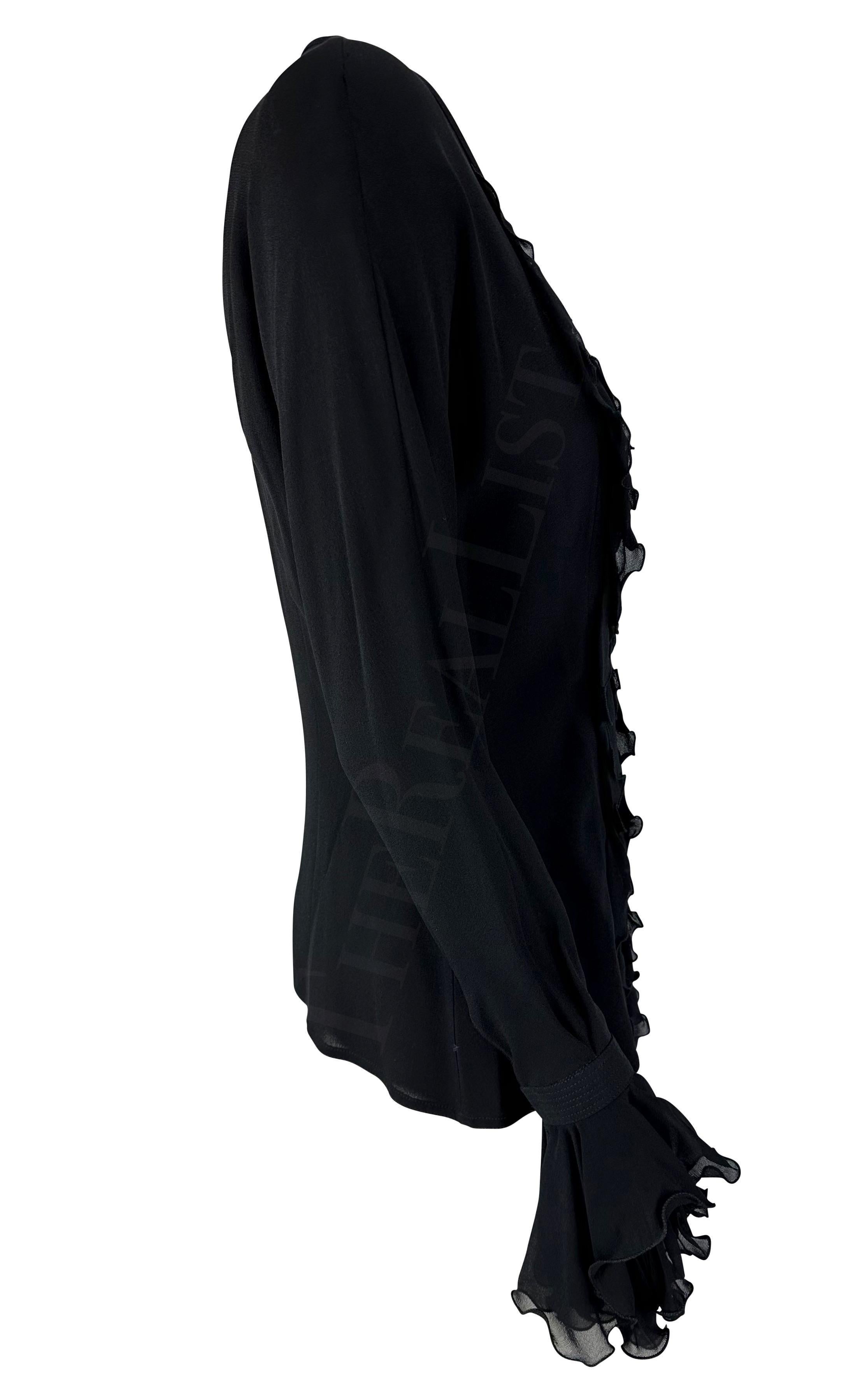 F/S 1993 Gianni Versace Schwarzes Laufsteg-Daunenoberteil mit Knopfleiste im Angebot 2
