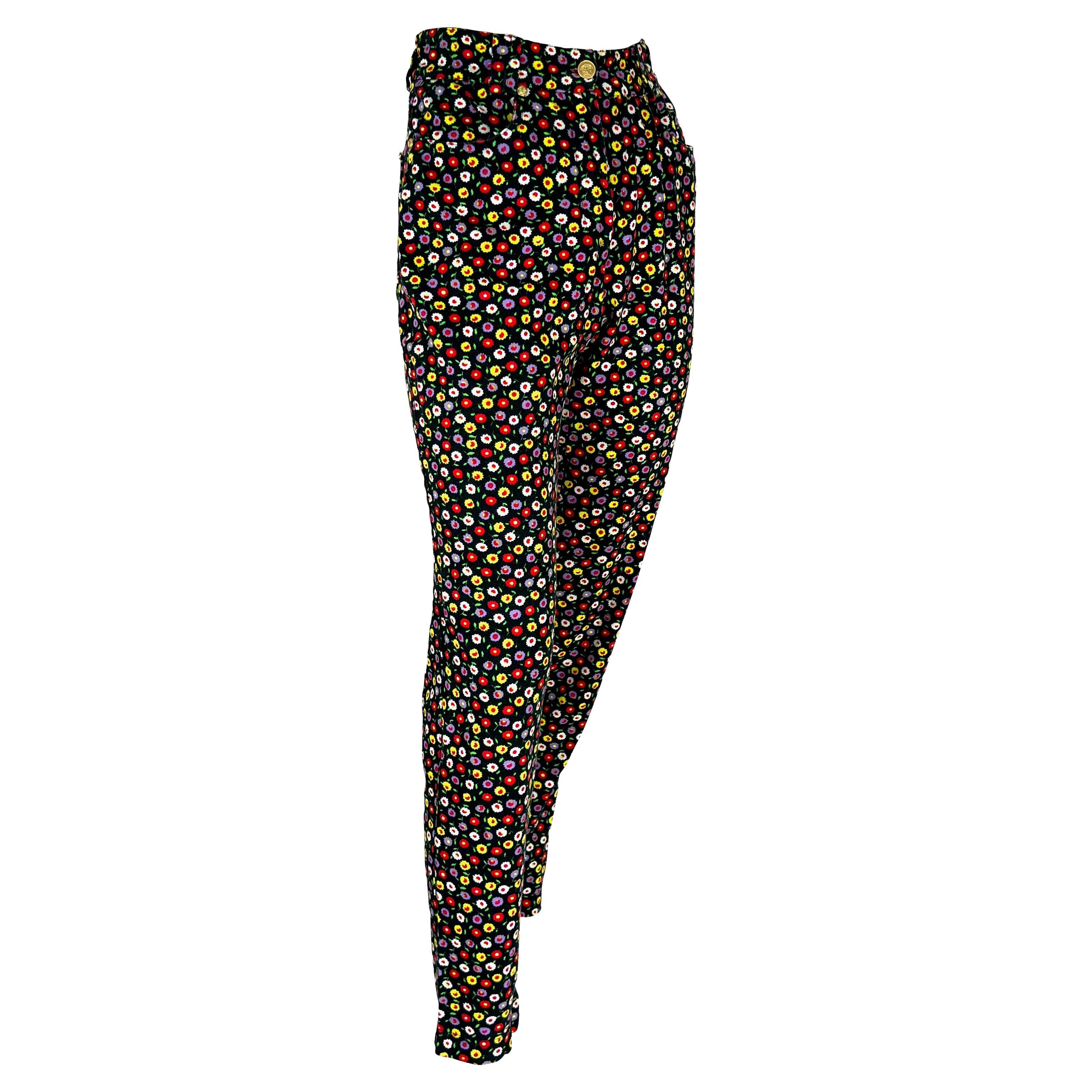 Jeans Gianni Versace neri con stampa floreale Medusa in cotone elasticizzato P/E 1993 in vendita 2