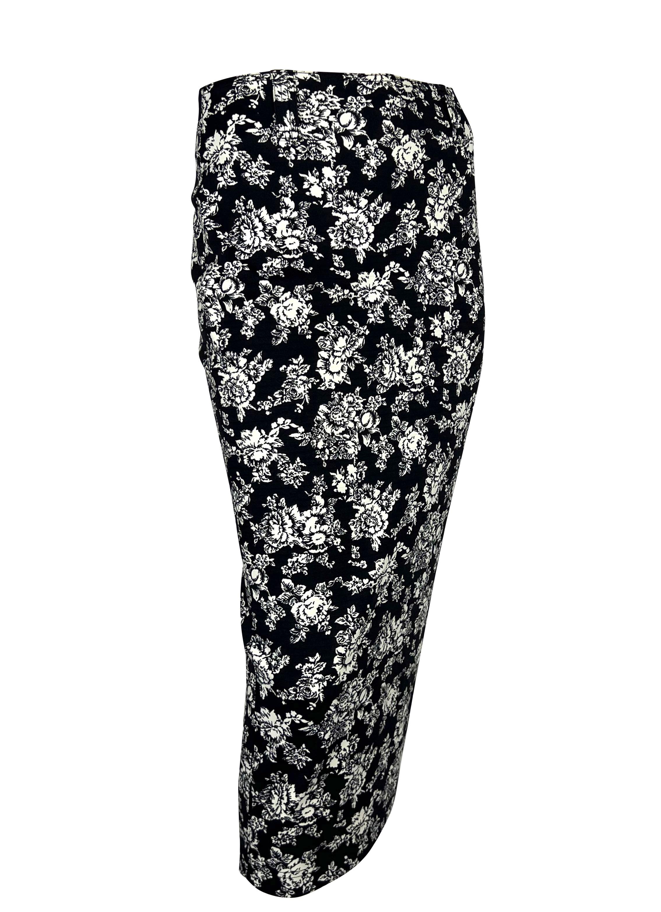 S/S 1993 Gianni Versace Black White Floral Stretch Spandex Rubber Blend Skirt For Sale 1