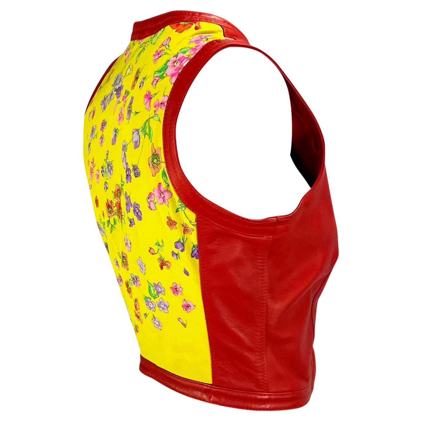 S/S 1993 Gianni Versace Couture Chaleco Medusa Floral Cuero Rojo Seda Amarillo en venta 1