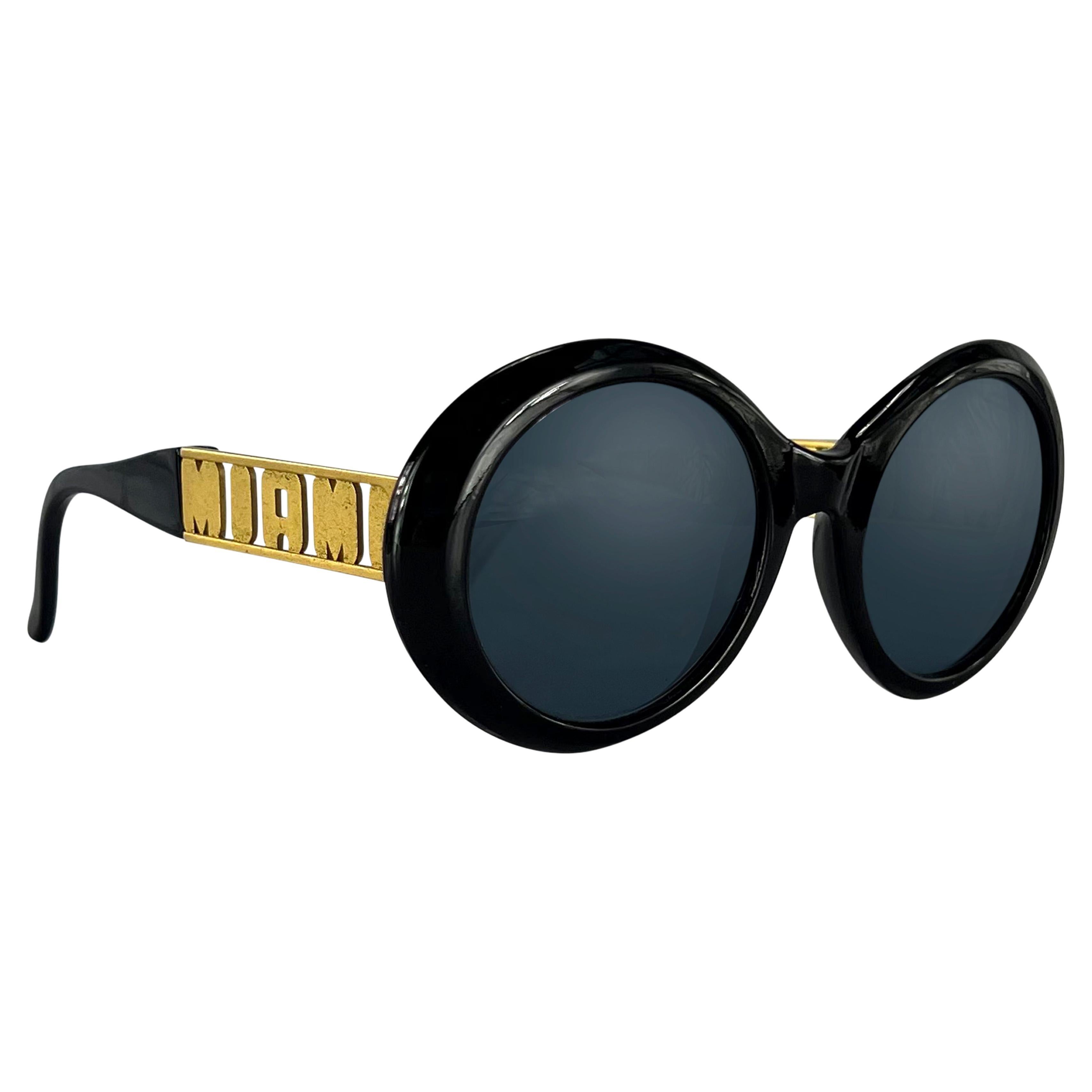 S/S 1993 Gianni Versace 'Miami' Gold Tone Metal Frame Black Round Sunglasses For Sale