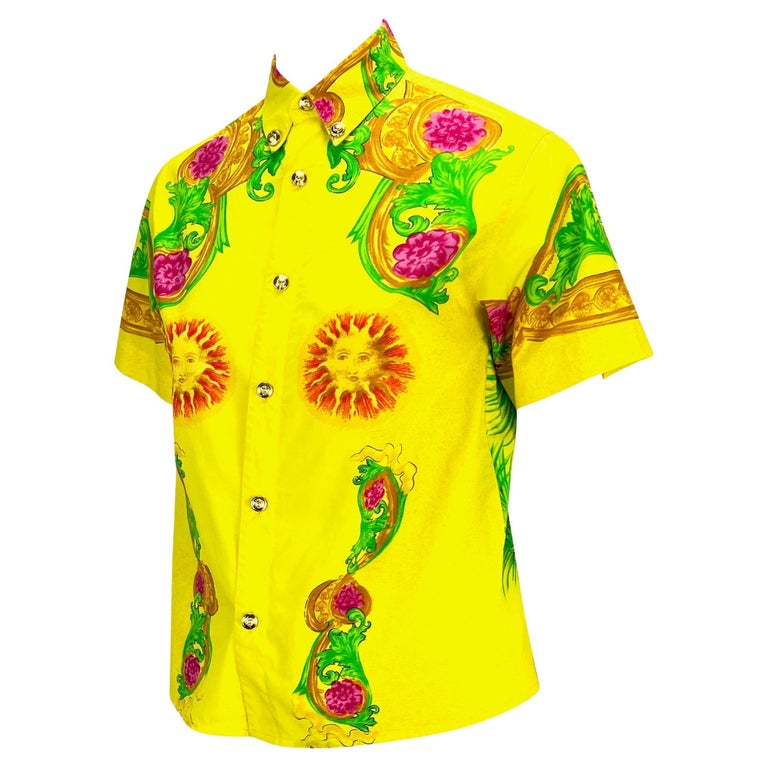 S/S 1993 Gianni Versace Yellow Miami Beach Sun Print Short Sleeve Button Up Top For Sale 2