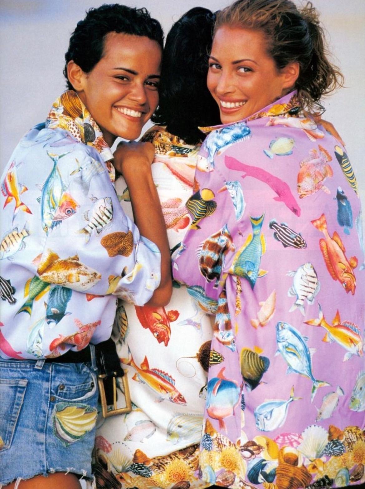 S/S 1992 Gucci Runway Ad Blue Sea Life Fish Print GG Logo Button Up Blouse en vente 1