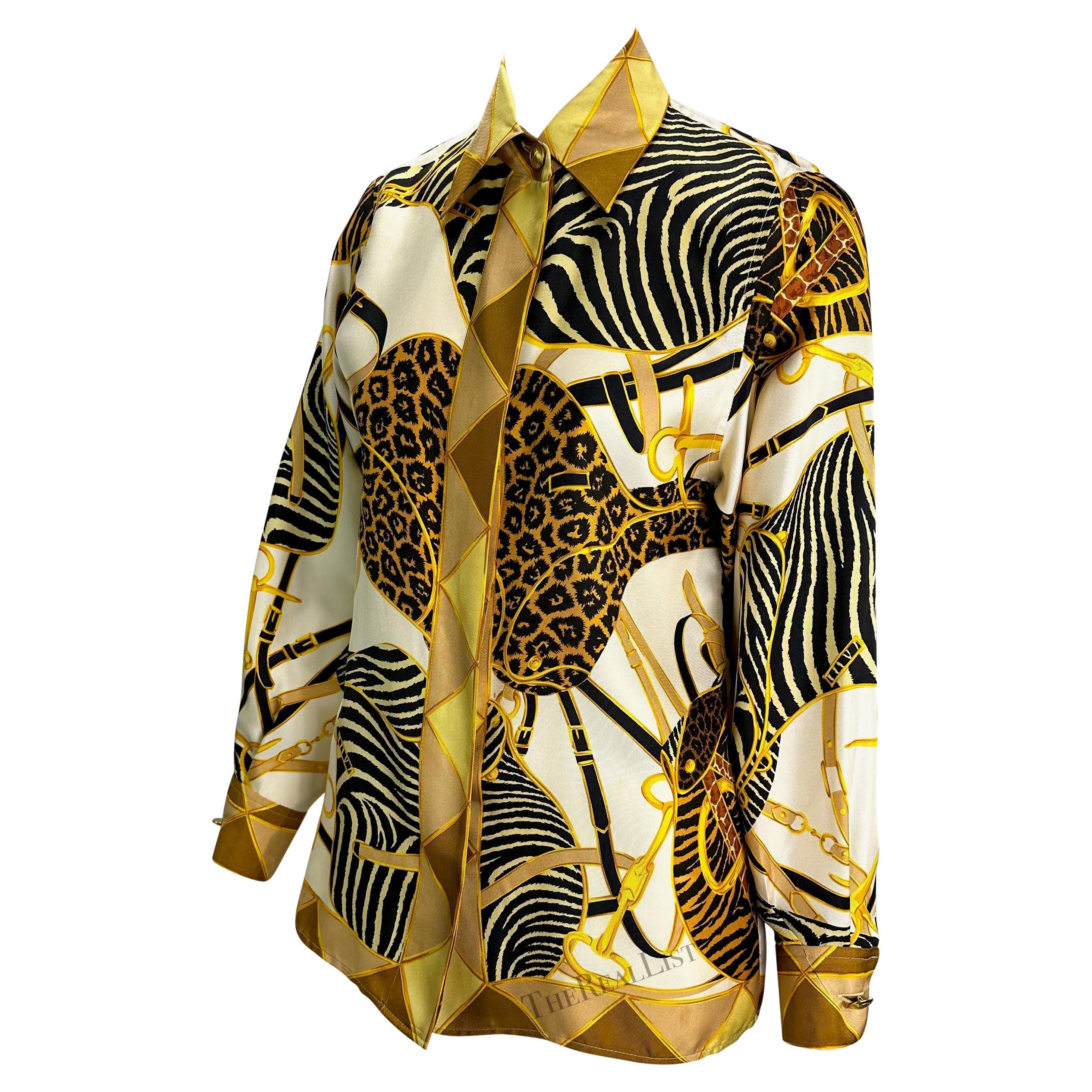 S/S 1993 Gucci Runway Animal Print Silk Collared GG Logo Button Down Shirt Excellent état - En vente à West Hollywood, CA
