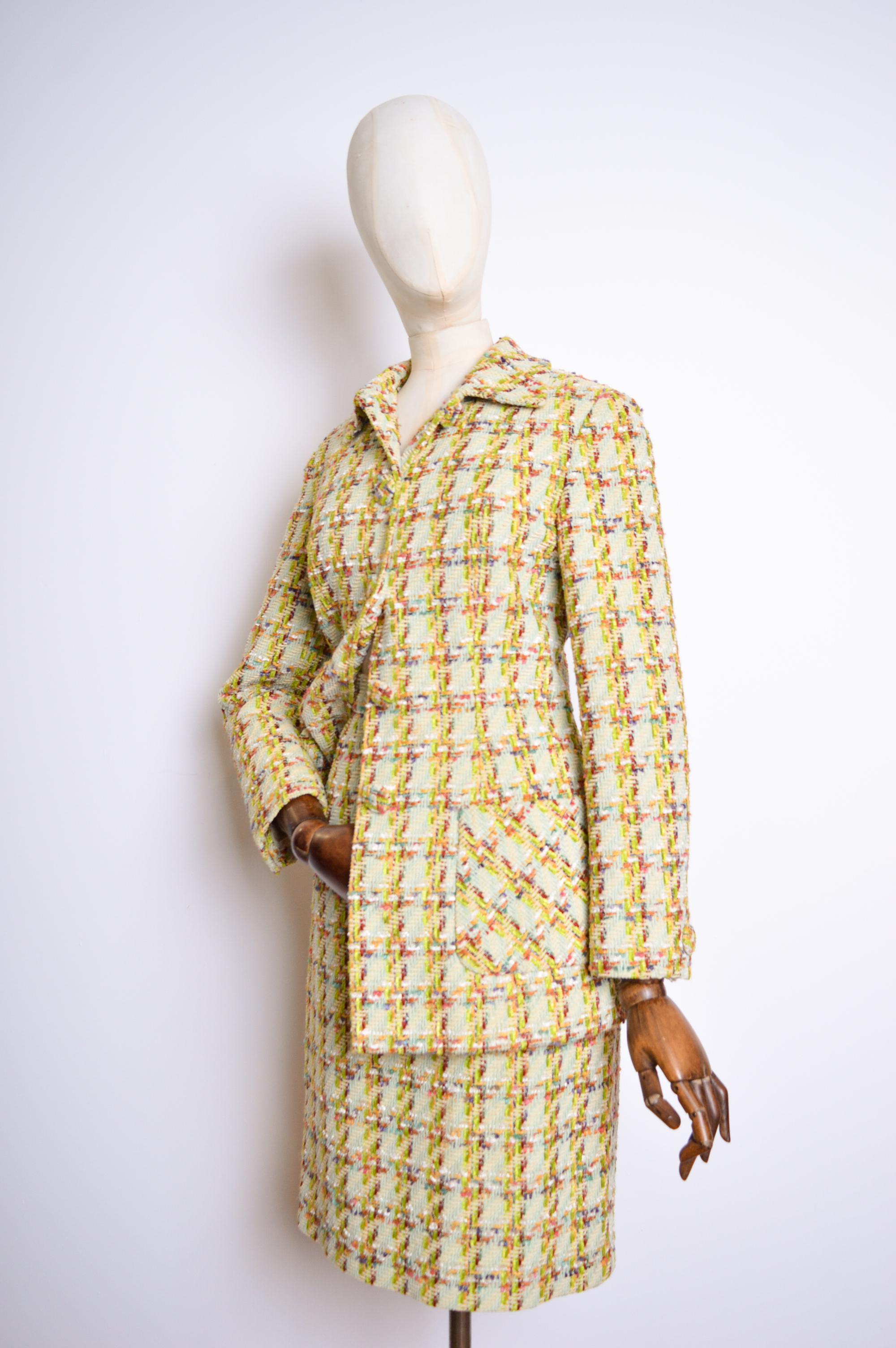 S/S 1993 ROCHAS Jewel Tone Lime Green Tweed Boucle Jacket & Skirt Matching Set For Sale 9