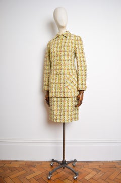 S/S 1993 ROCHAS Jewel Tone Lime Green Tweed Boucle Jacket & Skirt Matching Set