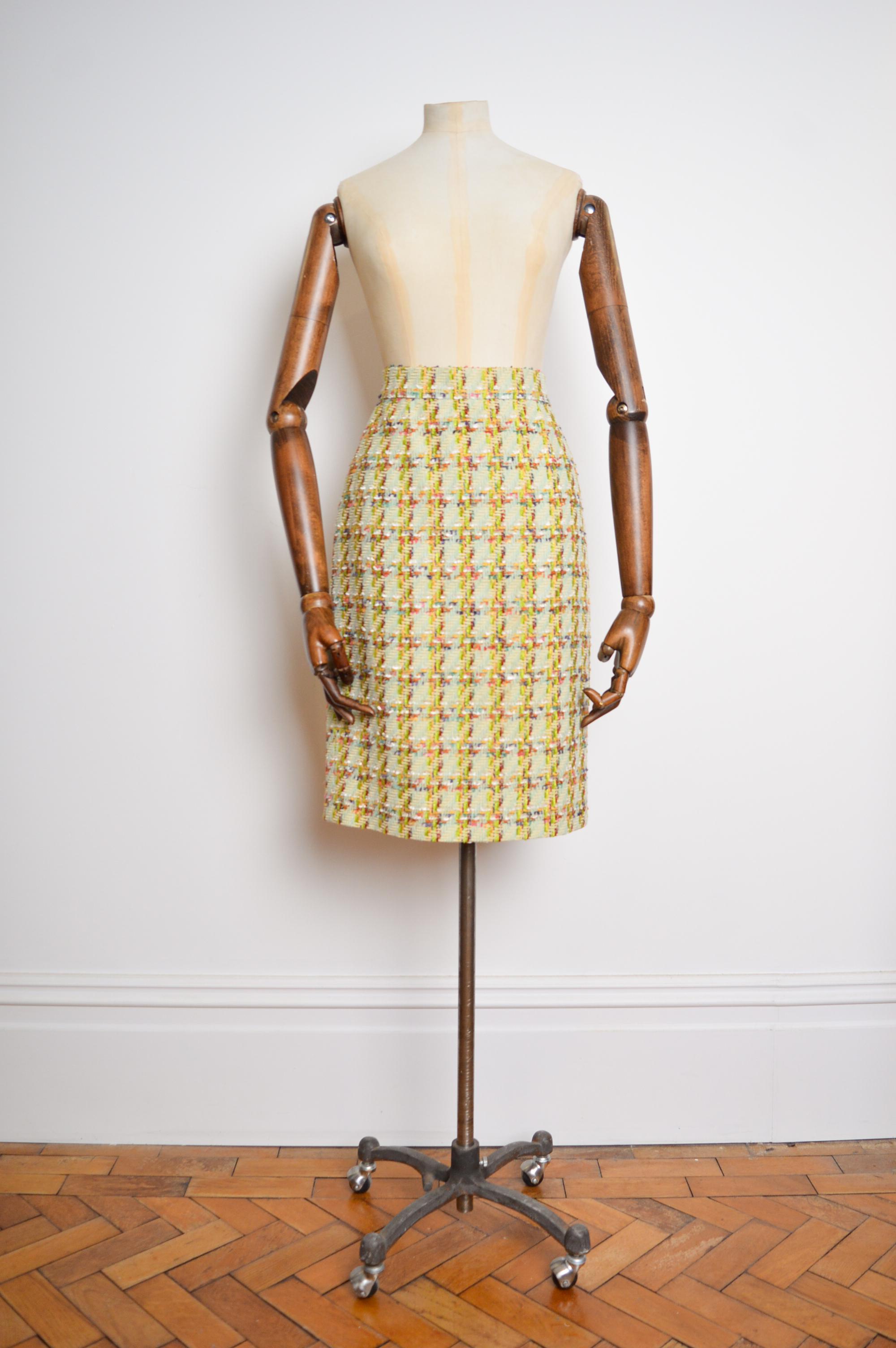 S/S 1993 ROCHAS Jewel Tone Lime Green Tweed Boucle Jacket & Skirt Matching Set For Sale 3