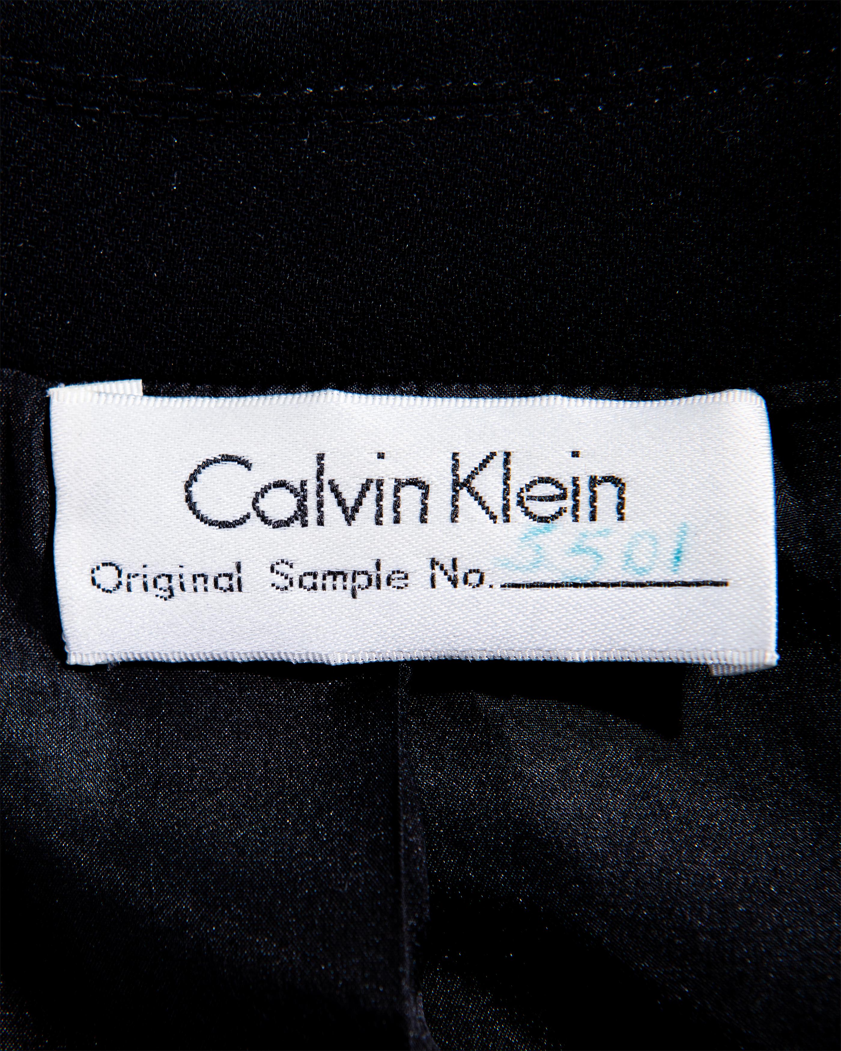 F/S 1994 Calvin Klein Schwarzer langer Mantel aus Seidenkrepp 4