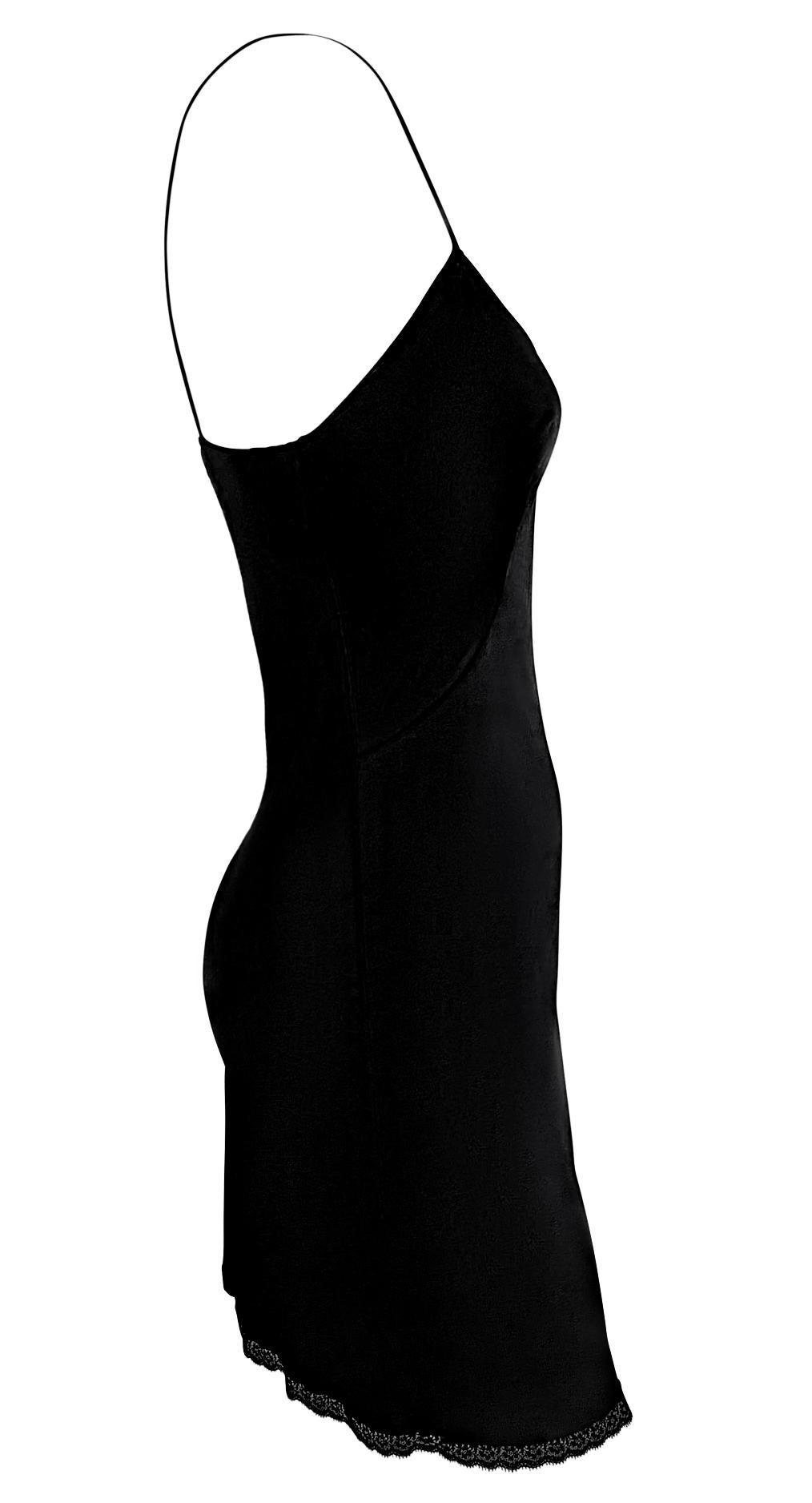 Dolce & Gabbana Runway Ad mini-robe noire bordée de dentelle et de satin transparent, P/E 1994 en vente 1