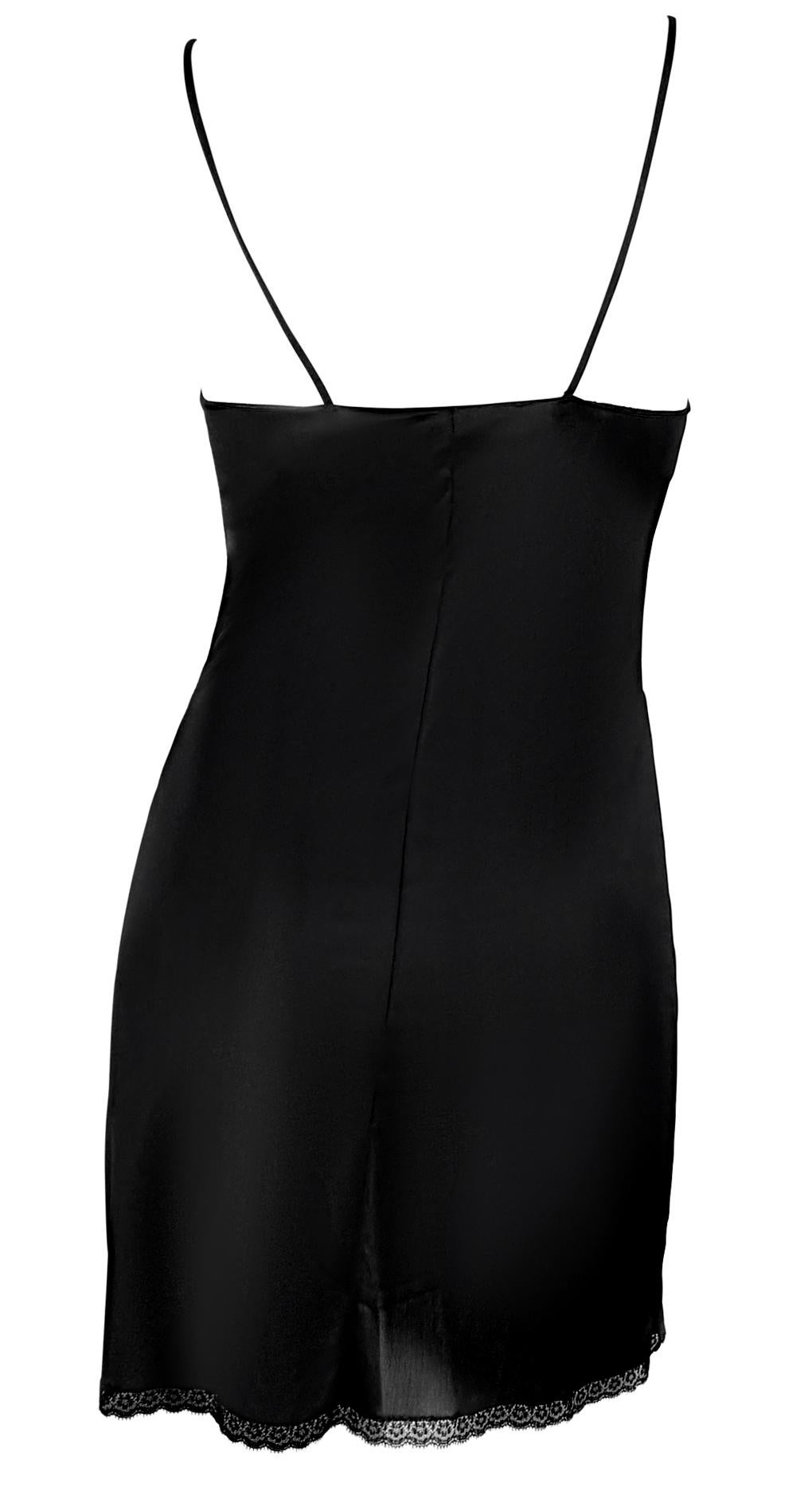 Dolce & Gabbana Runway Ad mini-robe noire bordée de dentelle et de satin transparent, P/E 1994 en vente 2