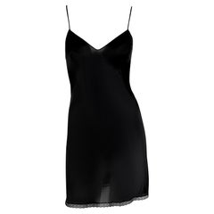 Dolce & Gabbana Runway Ad mini-robe noire bordée de dentelle et de satin transparent, P/E 1994