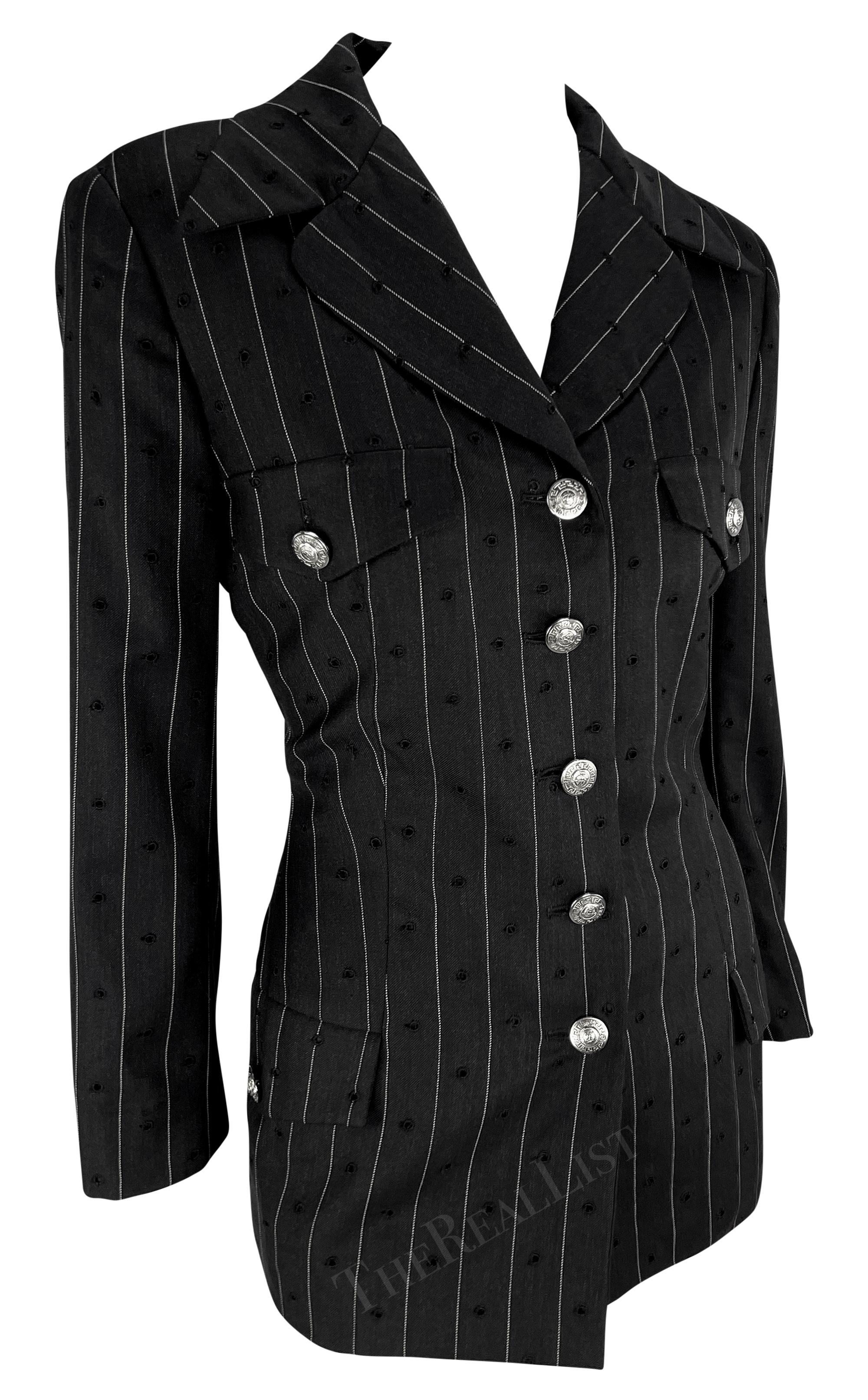 Giacca Blazer con taschino Medusa con ritaglio di occhielli di Gianni Versace per la P/E 1994 in vendita 2
