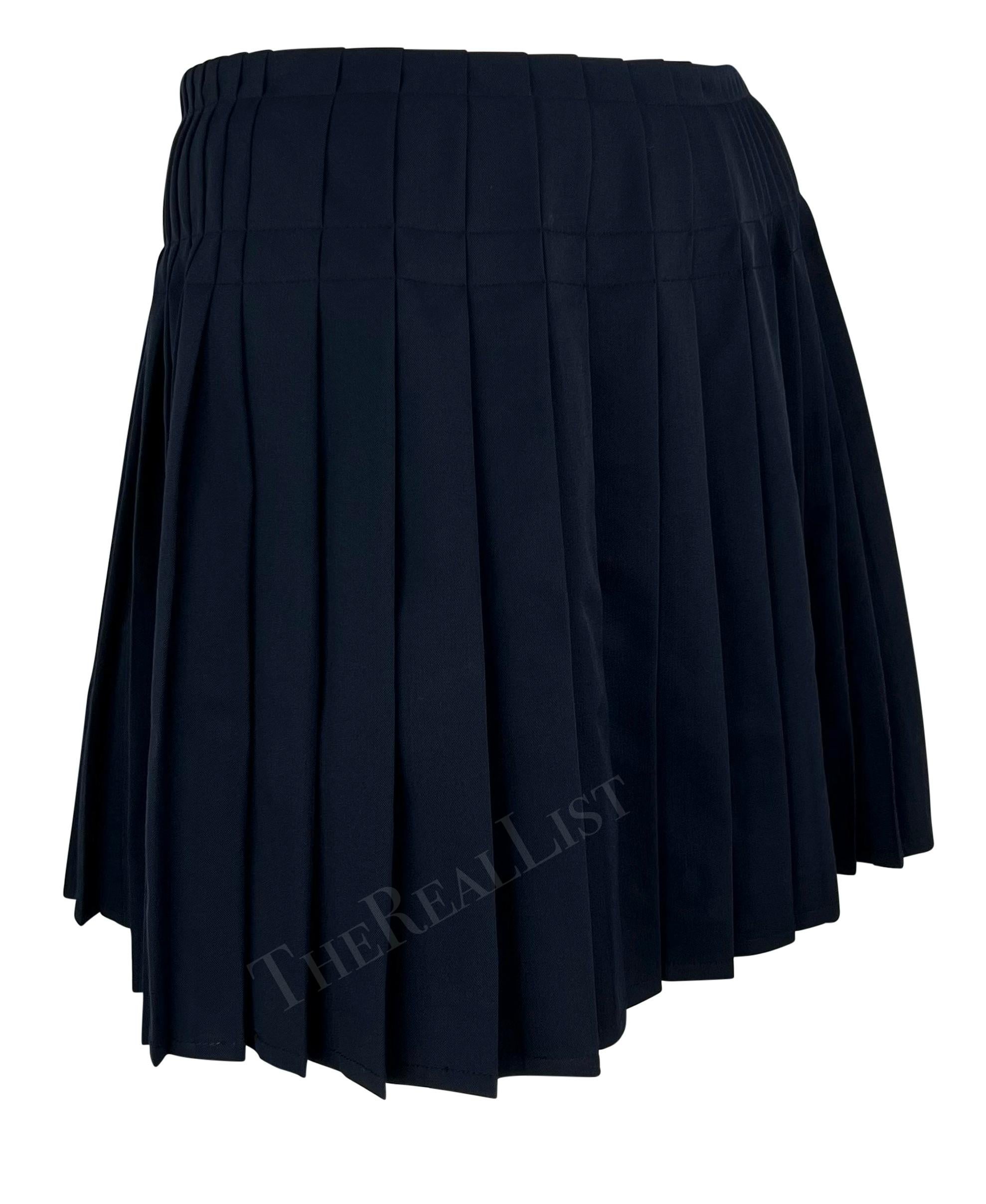P/E 1994 Gianni Versace Mini Gonna Plissettata Navy Abito doppio petto Medusa in vendita 5