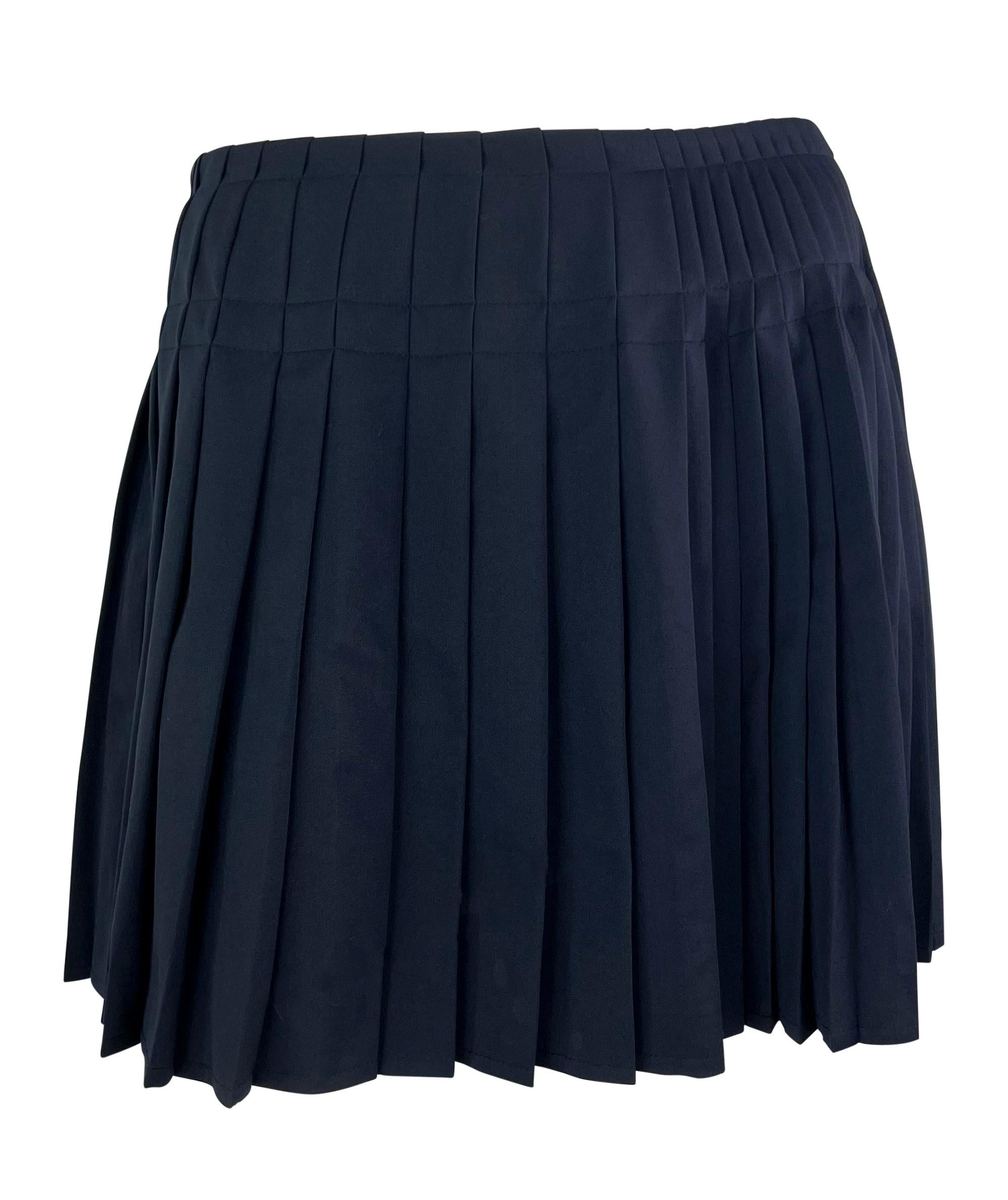P/E 1994 Gianni Versace Mini Gonna Plissettata Navy Abito doppio petto Medusa in vendita 3