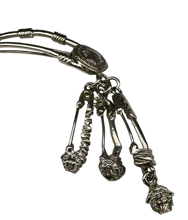 S/S 1994 Gianni Versace Silver Tone Safety Pin Medusa Pendent Hair Clip  In Good Condition For Sale In Philadelphia, PA