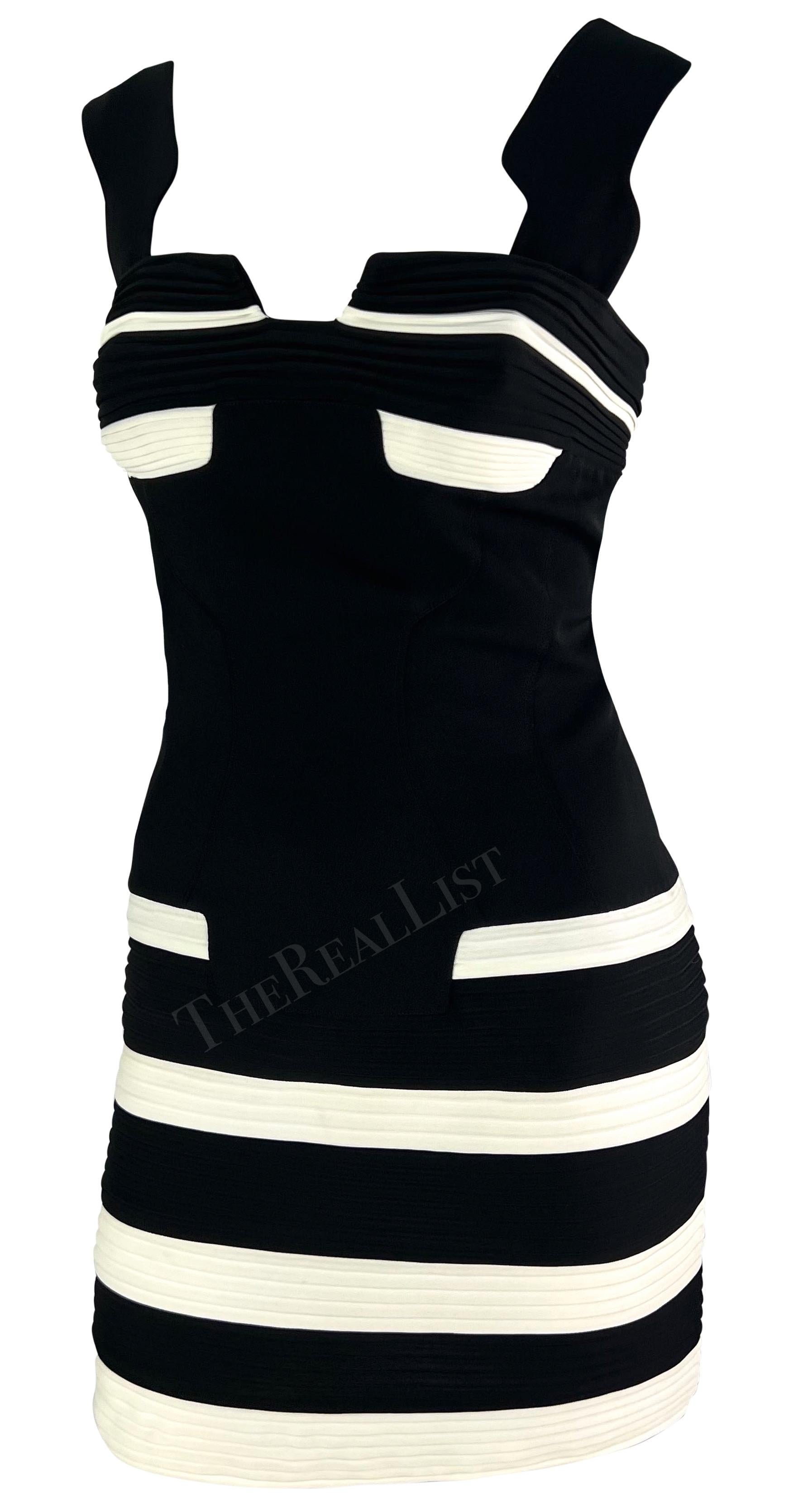 Mini-robe moulante noire et blanche à plis accordéon Thierry Mugler défilé P/E 1994 Pour femmes en vente