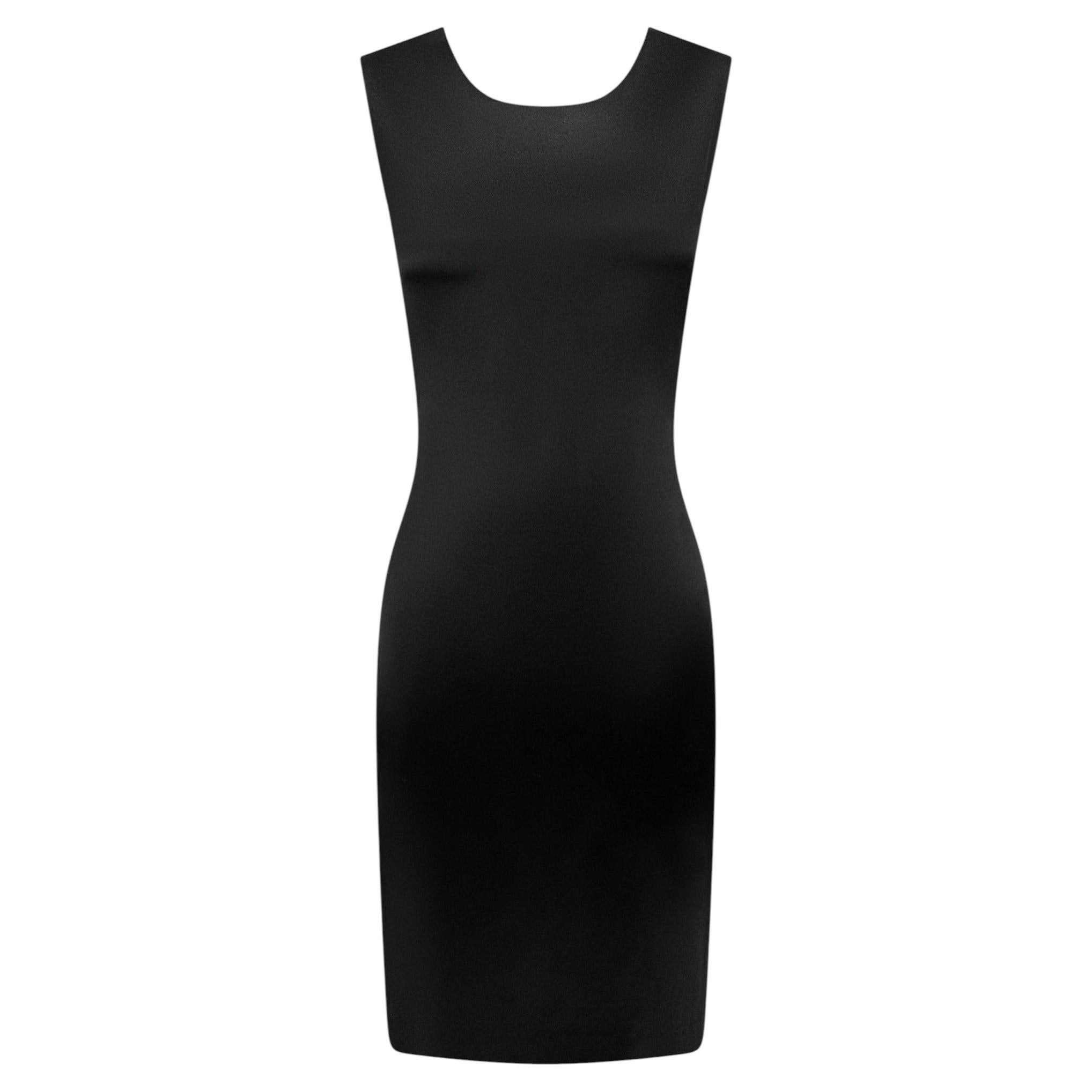 Collection printemps-été 1995 Calvin Klein : robe sans manches en satin de soie noir portée par Kate Moss lors du défilé en vente