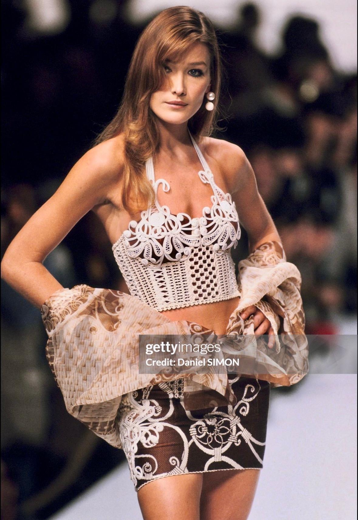 S/S 1995 Christian Dior by Gianfranco Ferré Laufsteg Hellbraune durchsichtige CD-Logo-Bluse (Beige) im Angebot