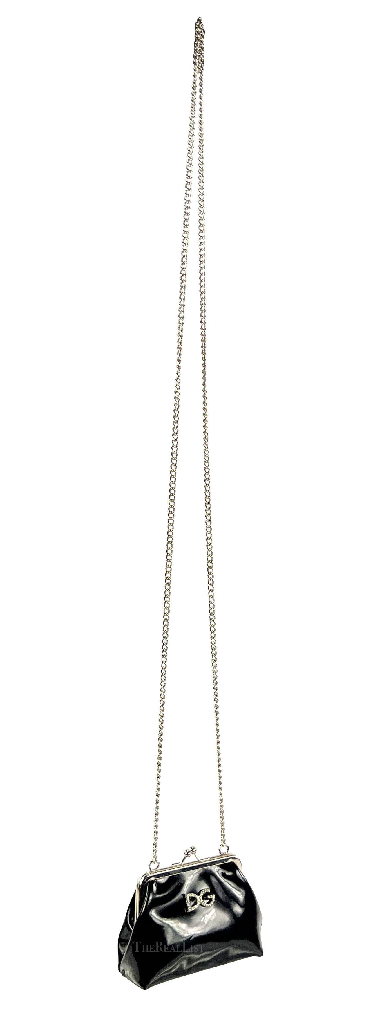 S/S 1995 Dolce & Gabbana Mini Kisslock Runway Crossbody en cuir verni noir Pour femmes en vente