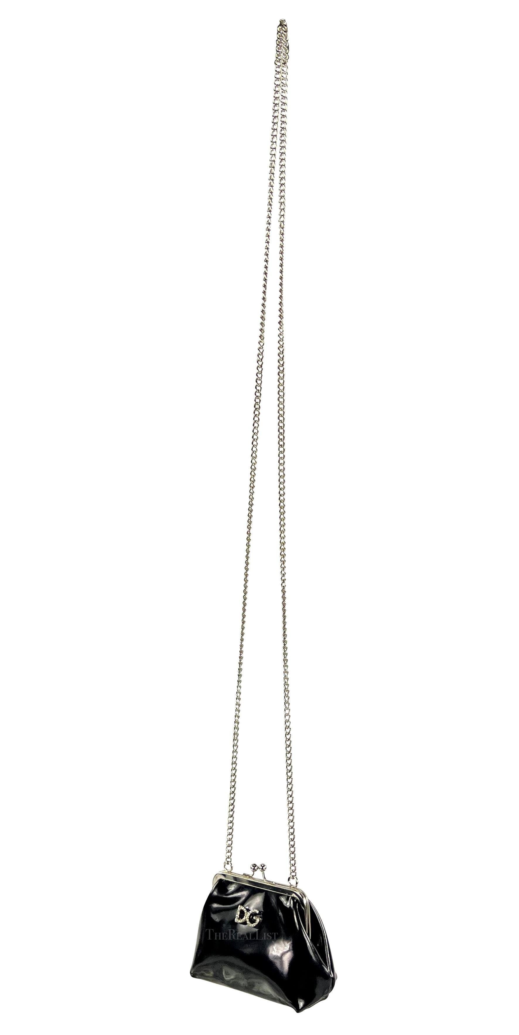 S/S 1995 Dolce & Gabbana Mini Kisslock Runway Crossbody en cuir verni noir en vente 3