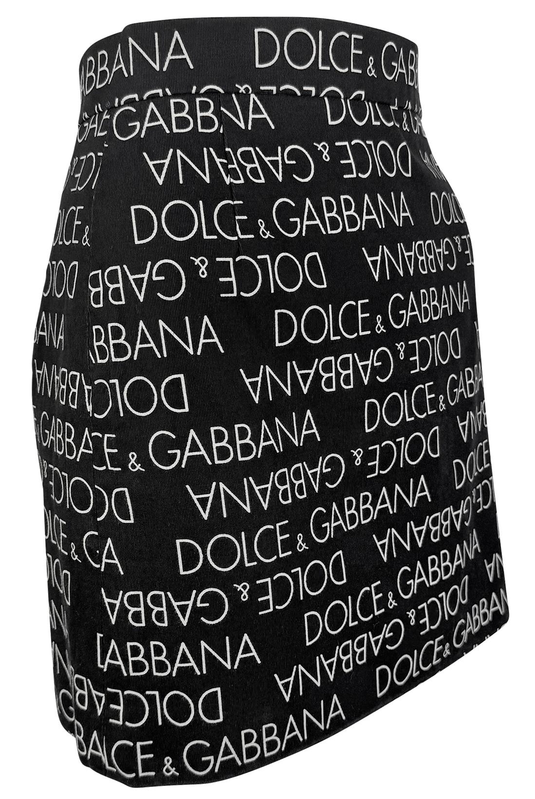 P/E 1995 Dolce & Gabbana: minigonna in cotone nero con logo e spacco alto in vendita 2
