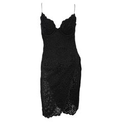 S/S 1995 Donna Karan Laufsteg Schwarzes geblümtes Spitzenkleid