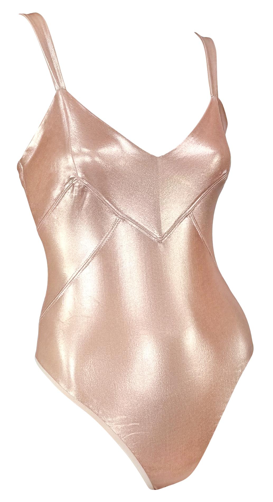 F/S 1995 Donna Karan Schimmerndes Metallic Blush Pink Bodycon Stretch Bodysuit Top im Angebot 1