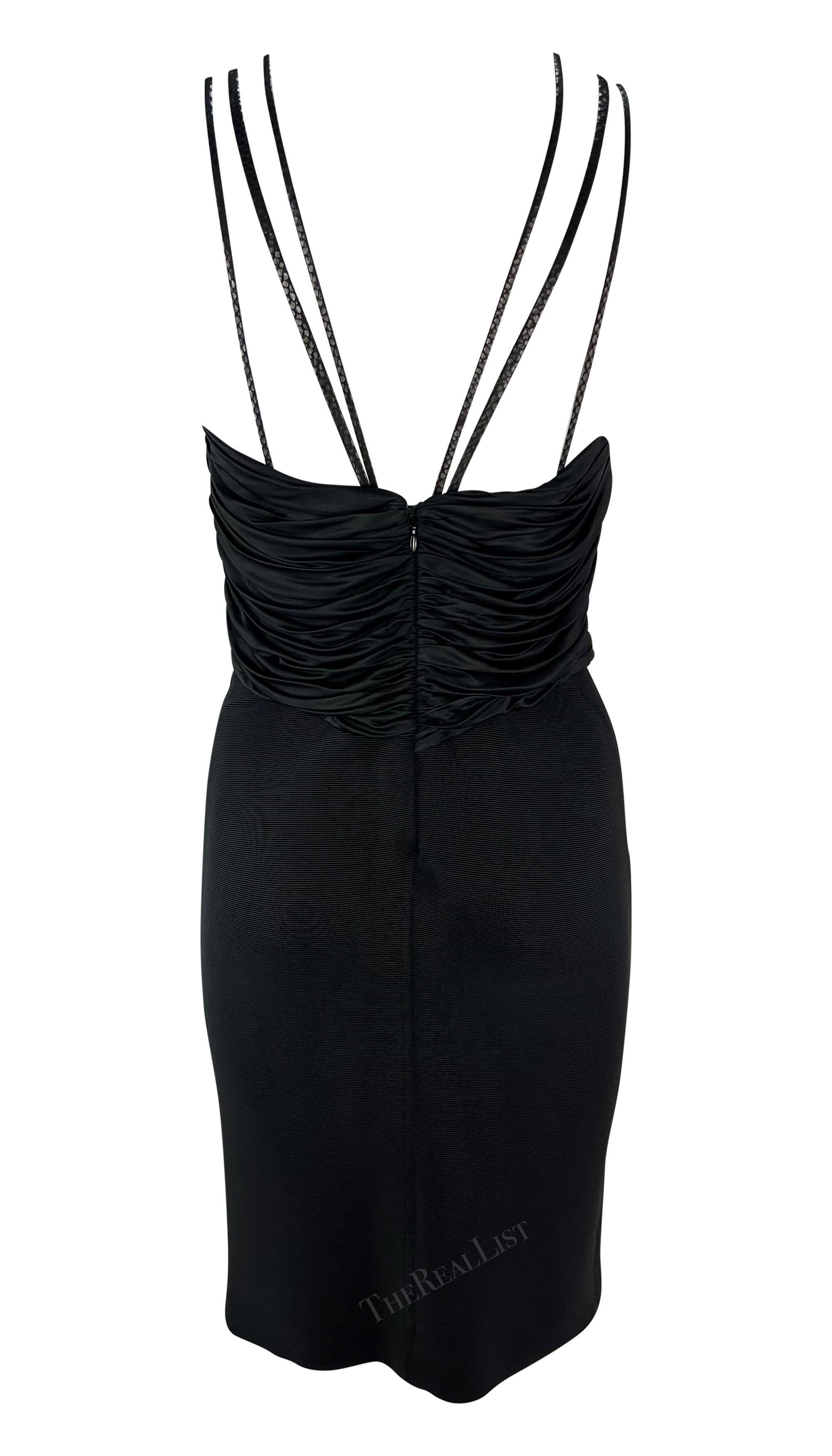 S/S 1995 Gianni Versace - Mini robe à bretelles en cuir extensible froncé et bodyon noir en vente 1