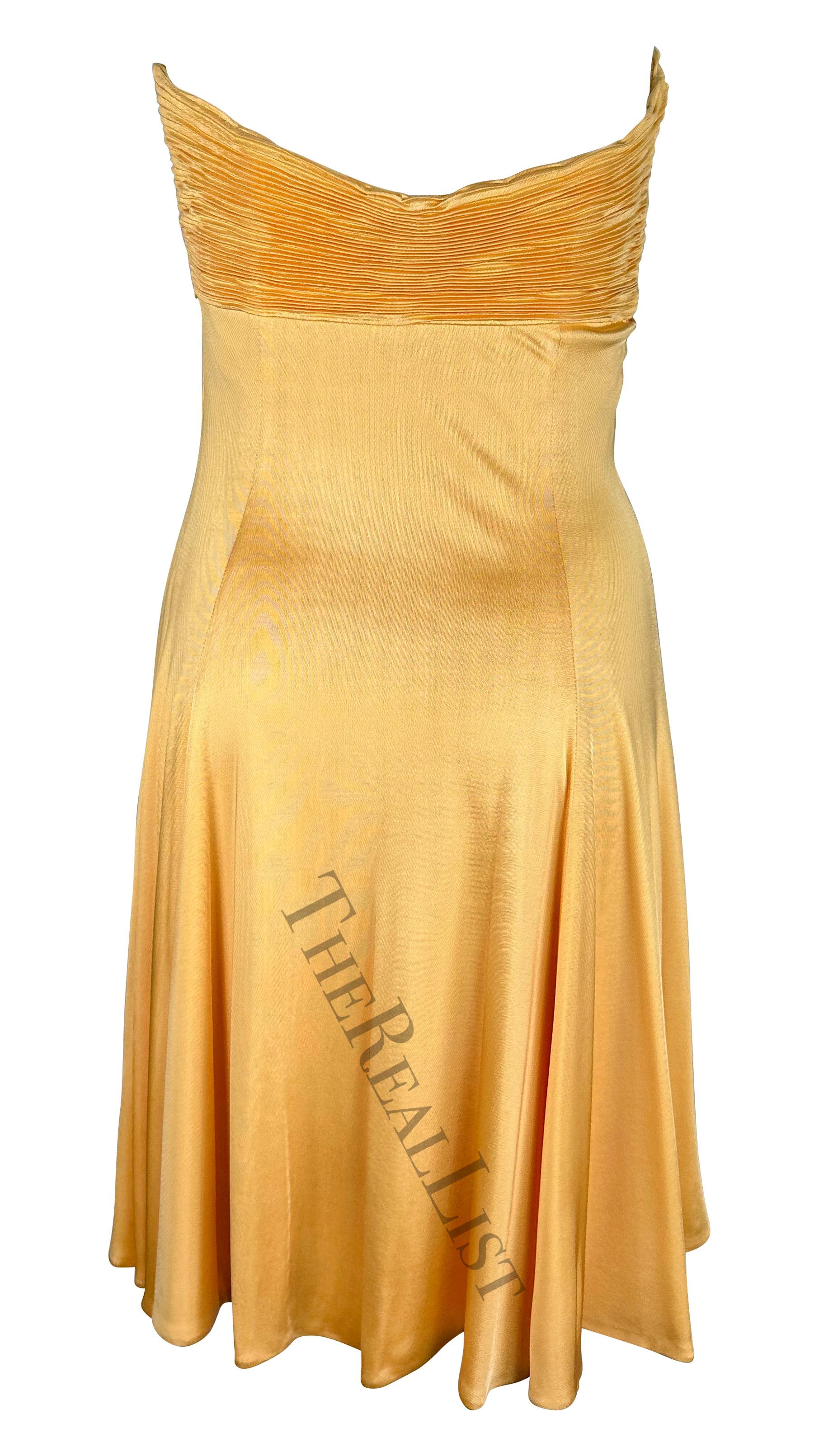 Women's S/S 1995 Gianni Versace Couture Light Orange Yellow Flare Strapless Dress For Sale