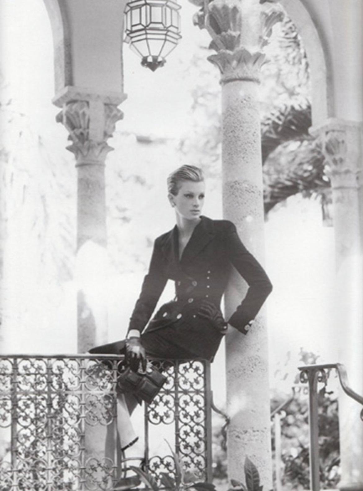 Women's S/S 1995 Gianni Versace Couture Runway Corset Boned Medusa Black Skirt Suit For Sale