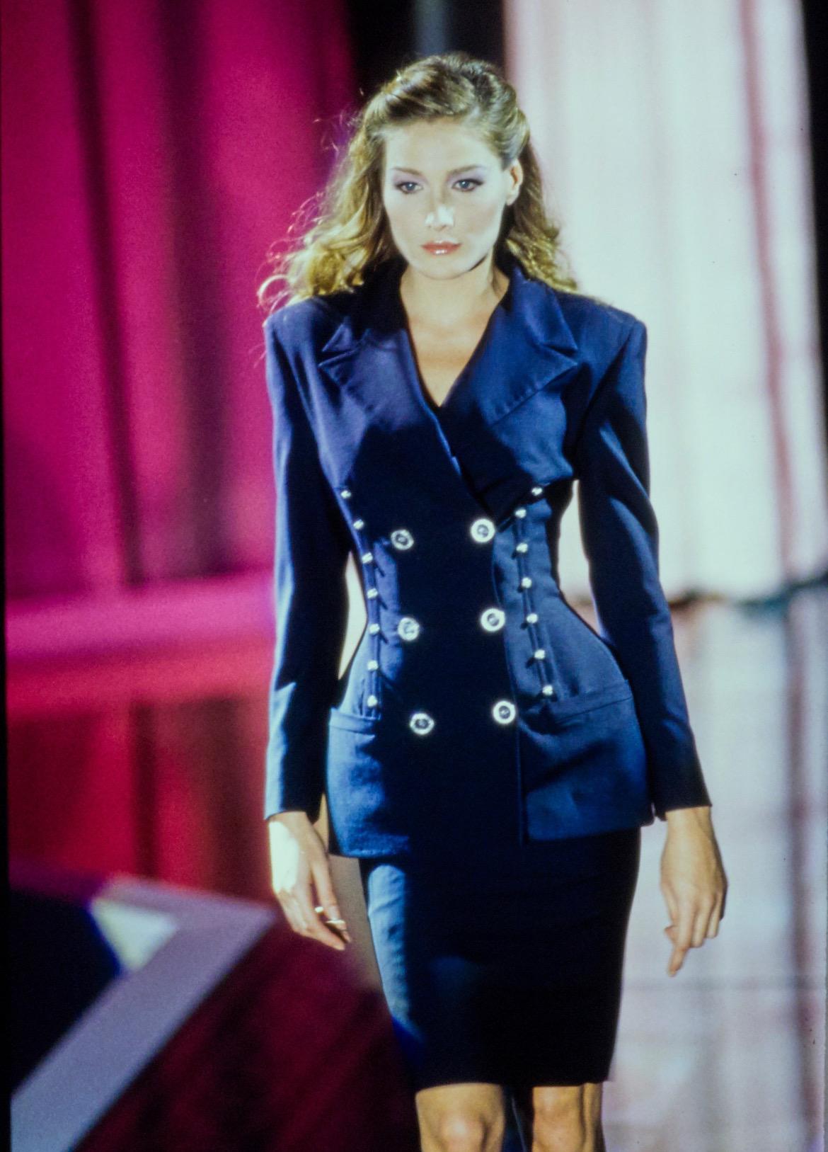 S/S 1995 Gianni Versace Couture Runway Corset Boned Medusa Black Skirt Suit For Sale 2