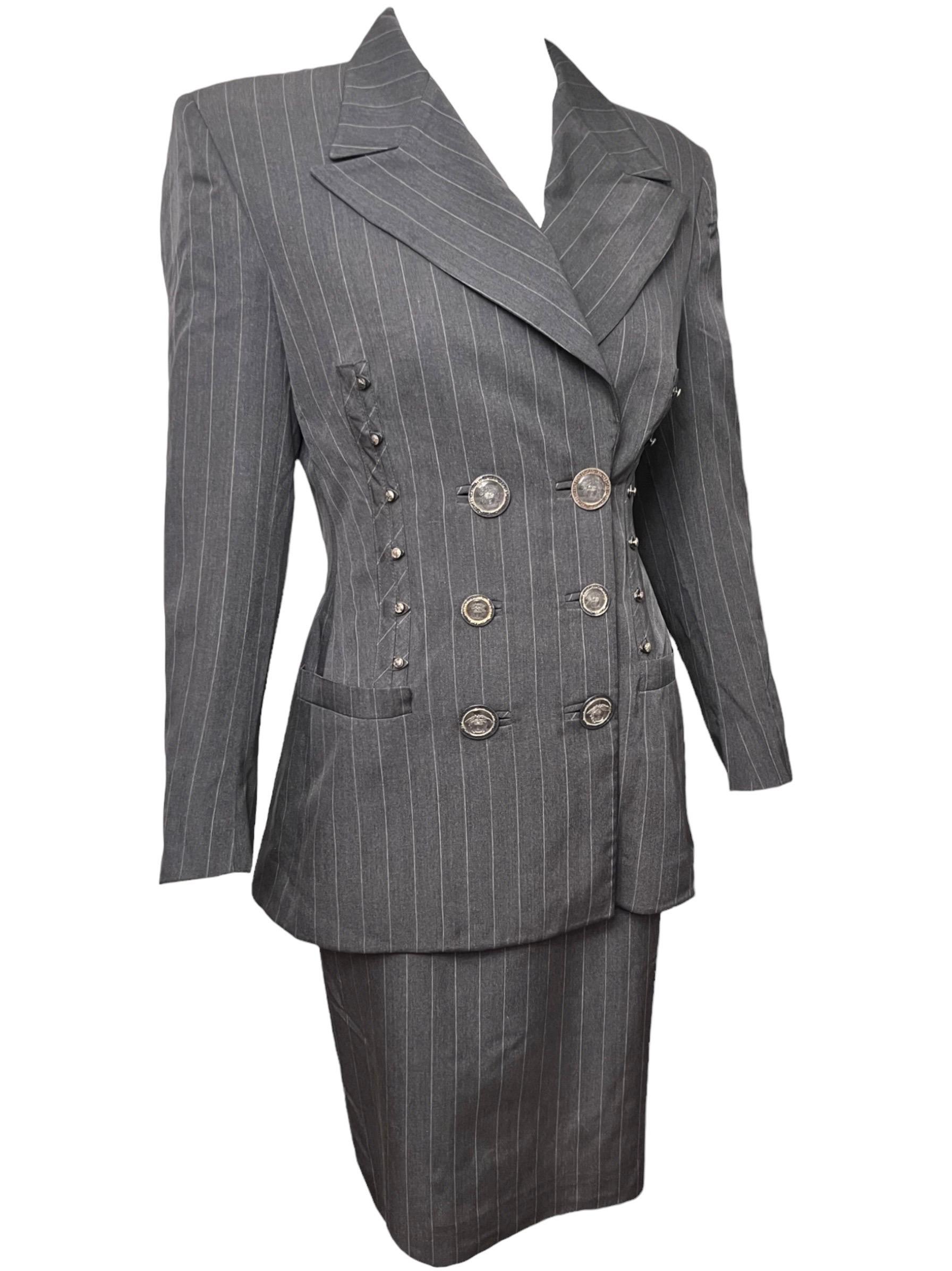 S/S 1995 Gianni Versace Runway Gray Pinstripe Medusa Medallion Skirt Suit In Excellent Condition For Sale In Concord, NC