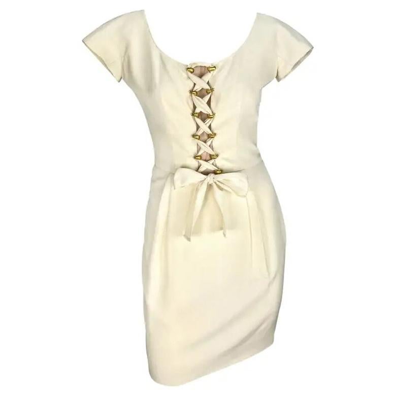 S/S 1995 Valentino Garavani Creme Corsé Encaje Manga Pétalo Vestido Midi en venta