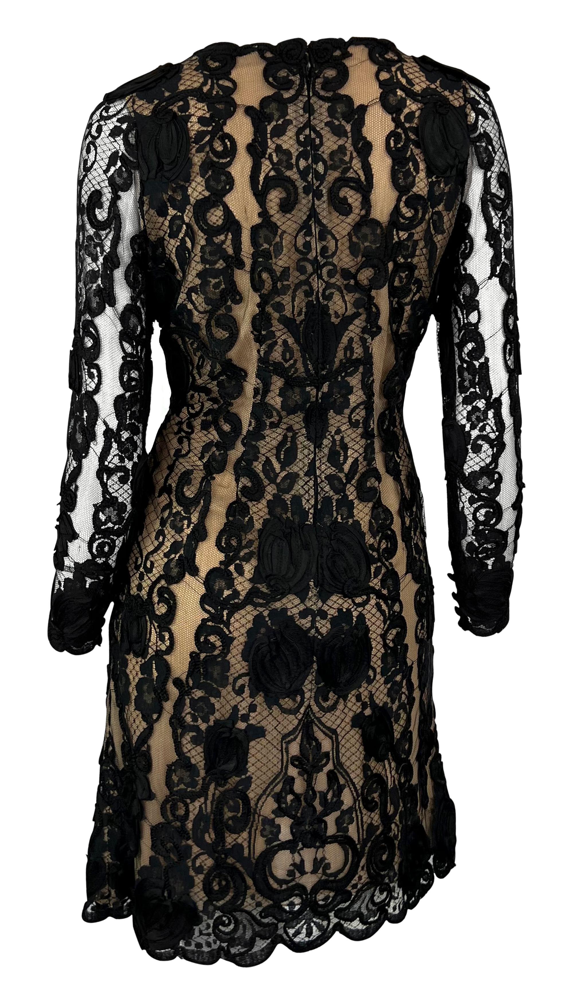 Bill Blass Runway mini-robe noire en dentelle et rubans semi-transparents, P/E 1996 Excellent état - En vente à West Hollywood, CA