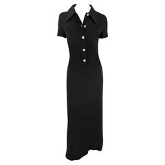 S/S 1996 Pasarela Dolce & Gabbana Maxivestido negro con cuello y botones en punta