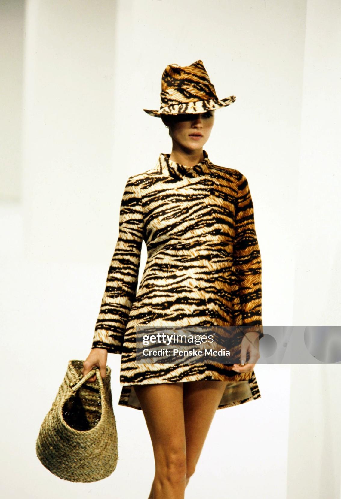 S/S 1996 Dolce & Gabbana Runway Tiger Print Mock Neck Side Slit Tunic Top In Excellent Condition For Sale In West Hollywood, CA
