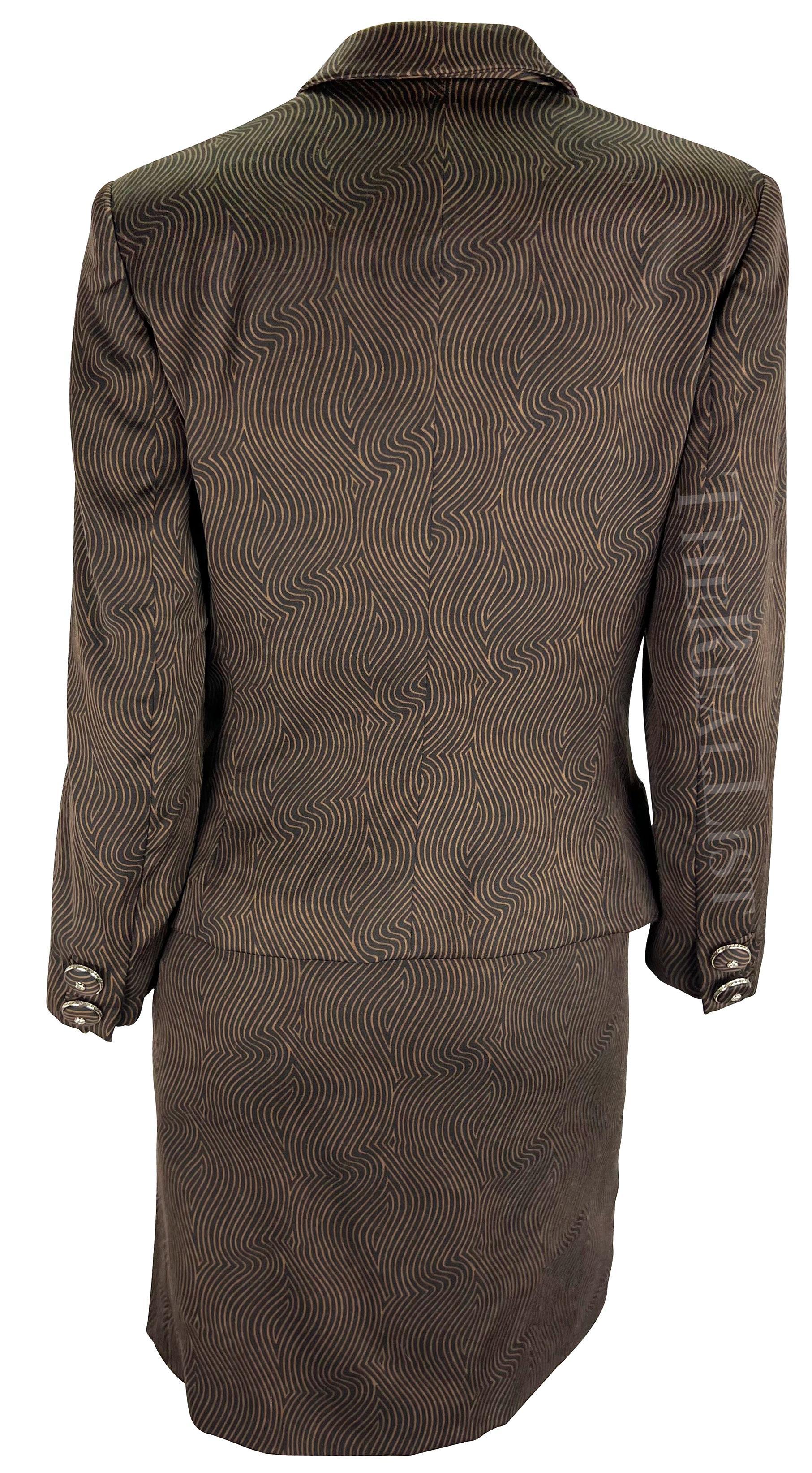 S/S 1996 Gianni Versace Black Brown Abstract Op-Art Print Medusa Belt Skirt Suit en vente 1