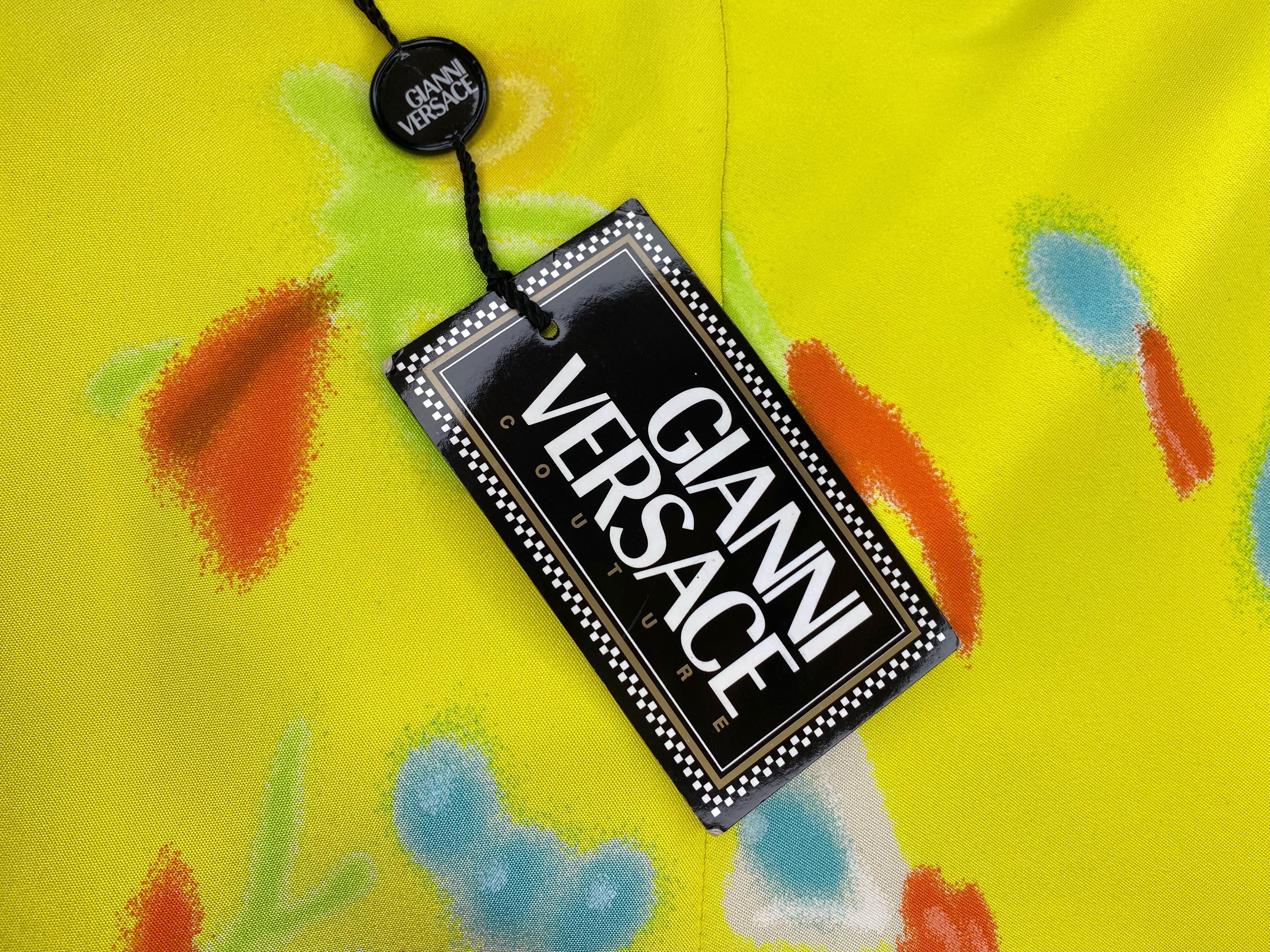 NWT S/S 1996 Gianni Versace Couture Neon Yellow Graffiti Floral Print Skirt For Sale 4