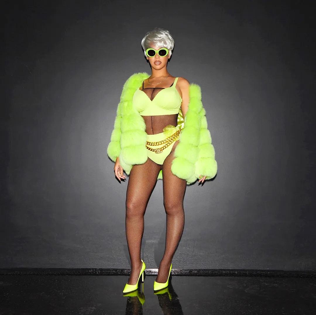 S/S 1996 Gianni Versace Lime Green Rhinestone Round Double Medusa Sunglasses For Sale 3