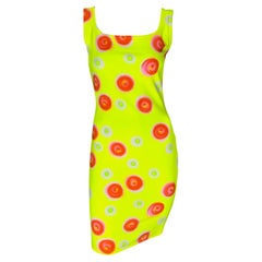 Neongelbes, orangefarbenes Bodycon-Kleid aus Stretch mit Graffiti-Druck von Versace