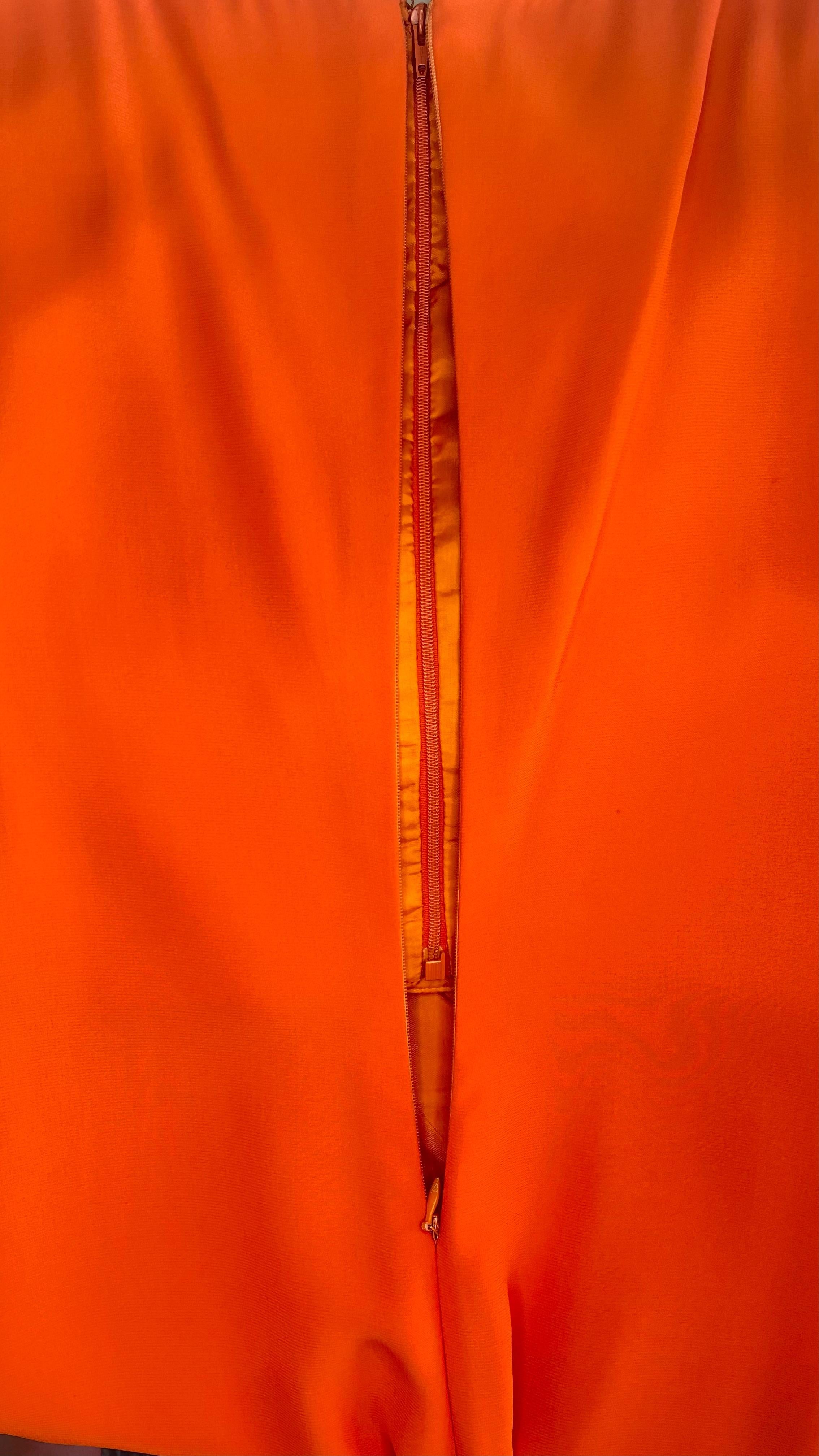 S/S 1996 Gianni Versace Couture Runway Ad Orange Bodycon Robe Helena Cindy Amber en vente 8