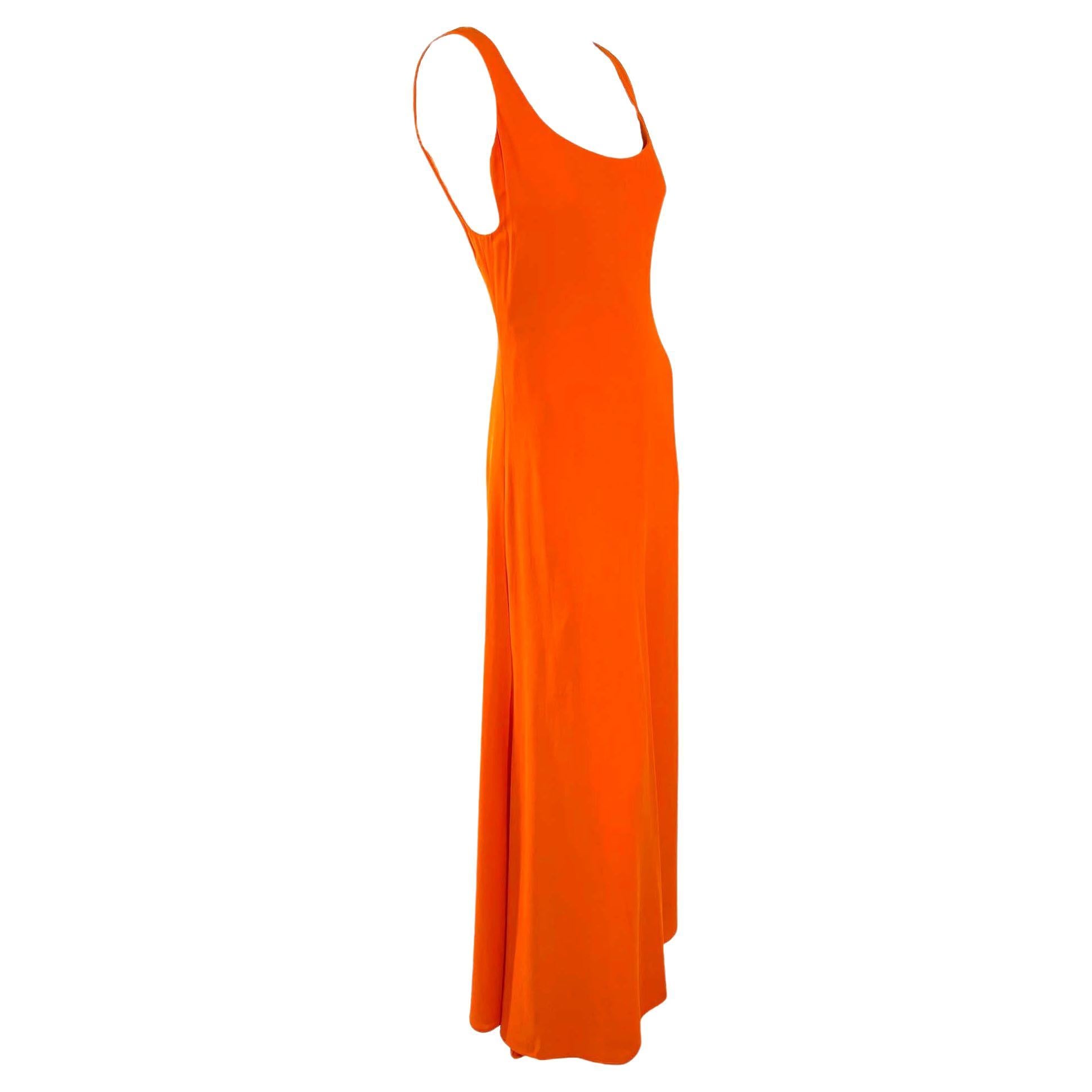 S/S 1996 Gianni Versace Couture Runway Ad Orange Bodycon Robe Helena Cindy Amber en vente 6