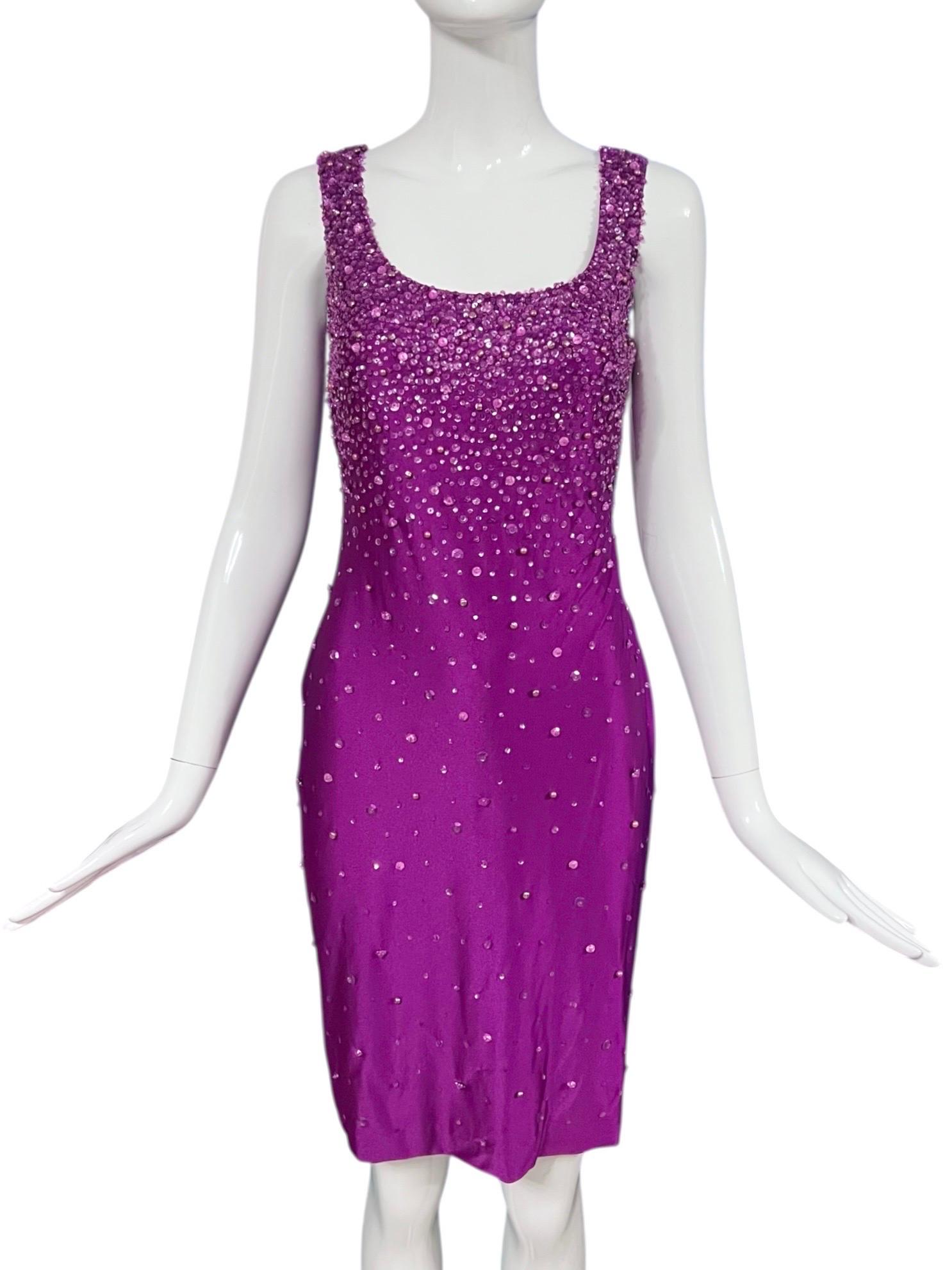 Violet S/S 1996 Gianni Versace Robe de défilé à perles violettes en vente