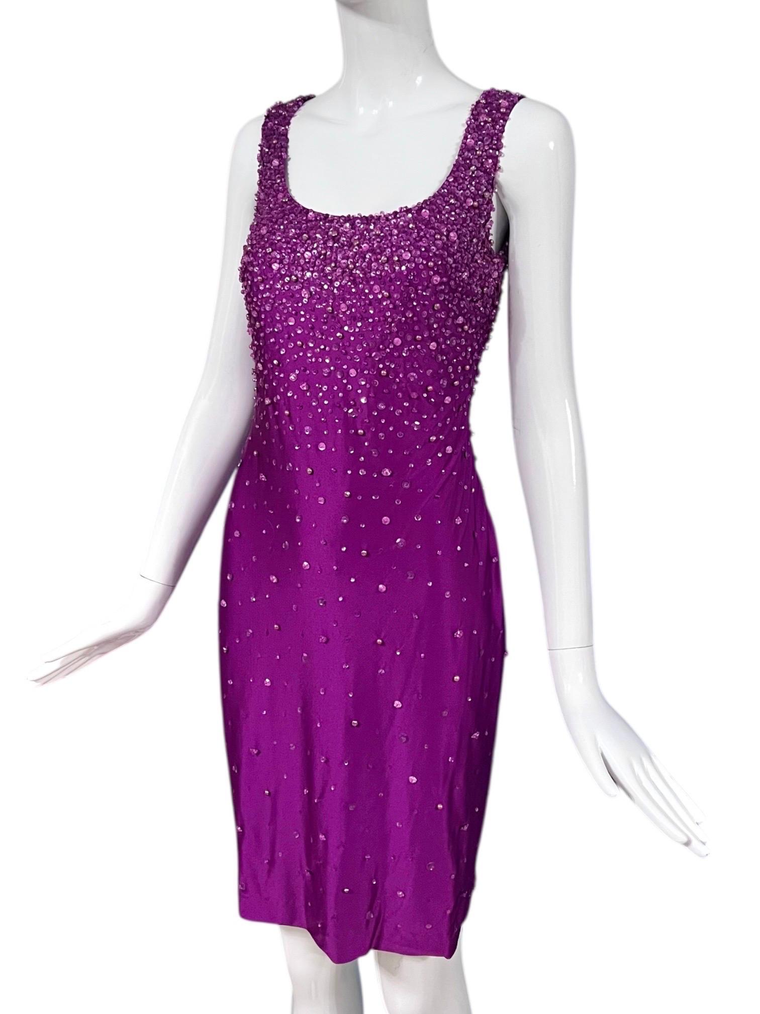 S/S 1996 Gianni Versace Robe de défilé à perles violettes Pour femmes en vente