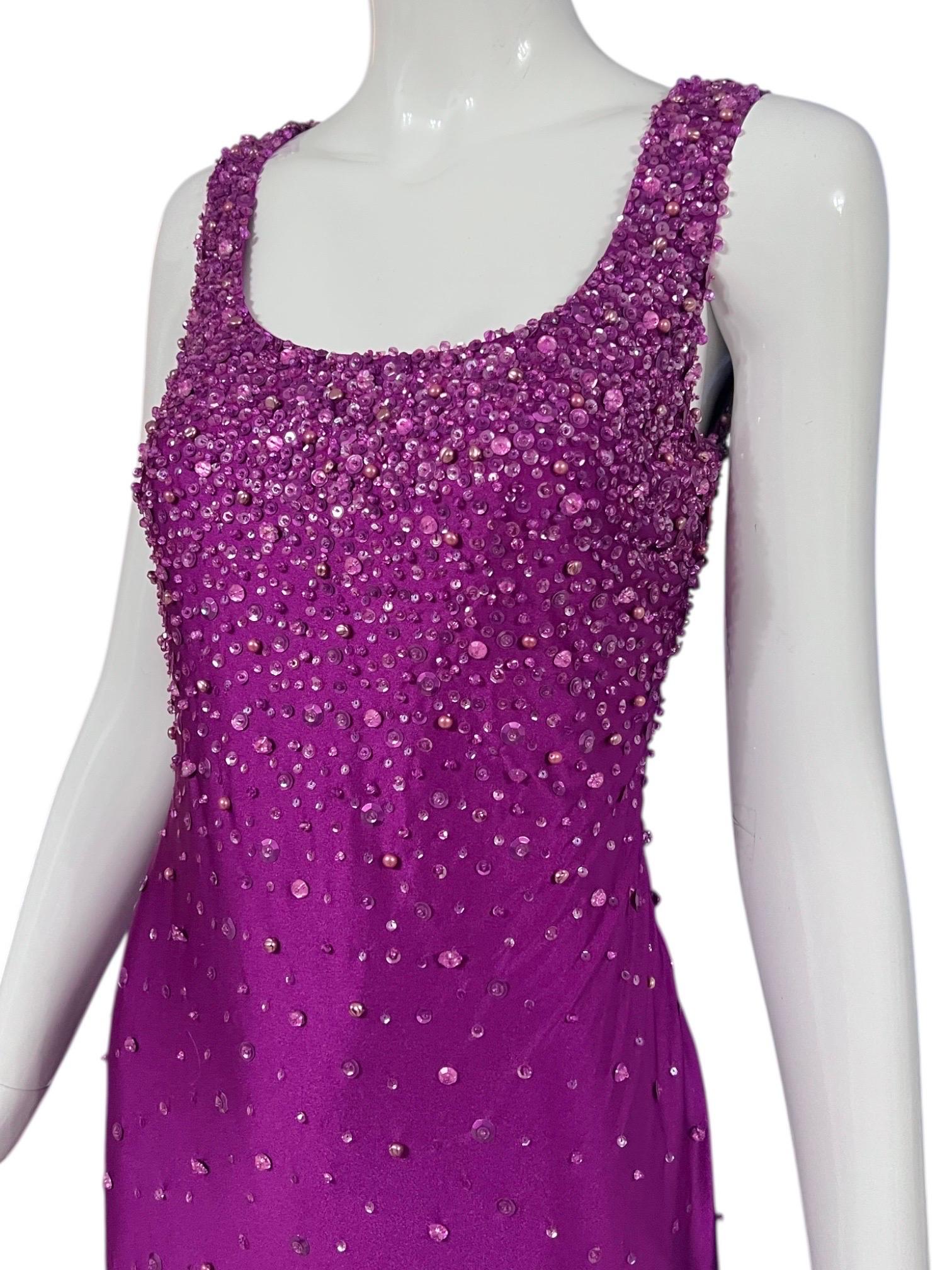 S/S 1996 Gianni Versace Robe de défilé à perles violettes en vente 1