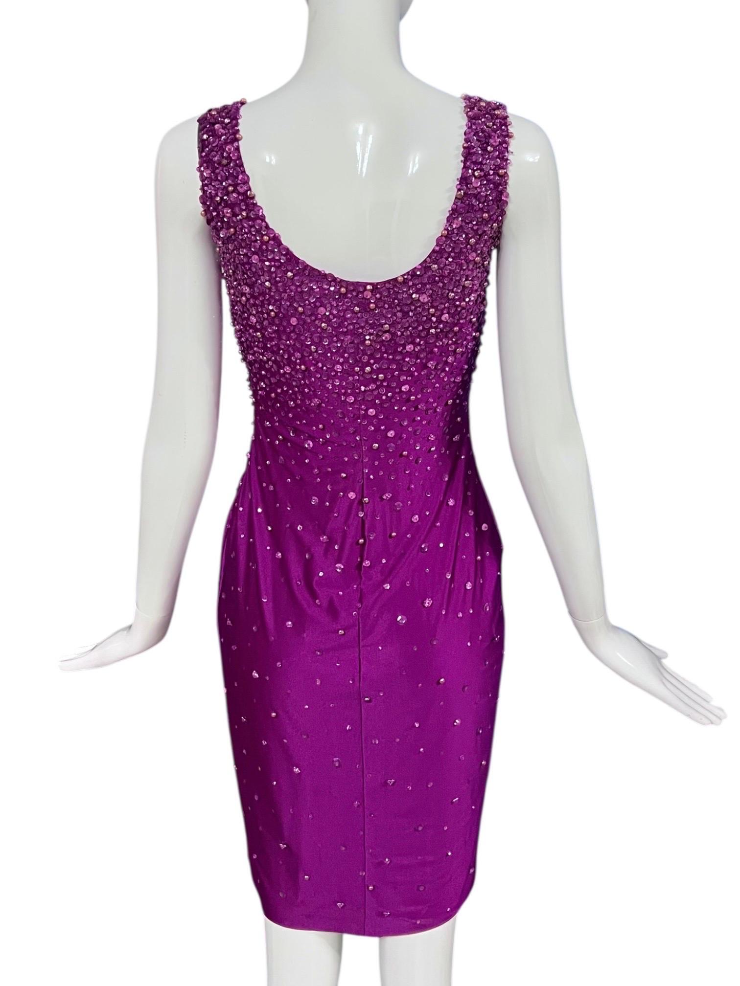 S/S 1996 Gianni Versace Robe de défilé à perles violettes en vente 3