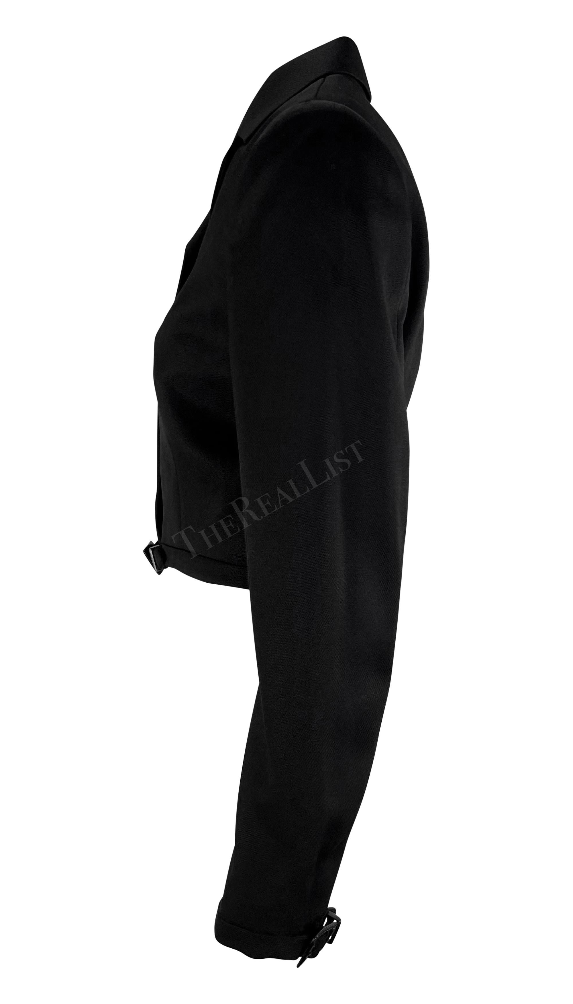 S/S 1996 Gianni Versace Pasarela Chaqueta blazer con cinturón y botones de Medusa recortada en venta 1